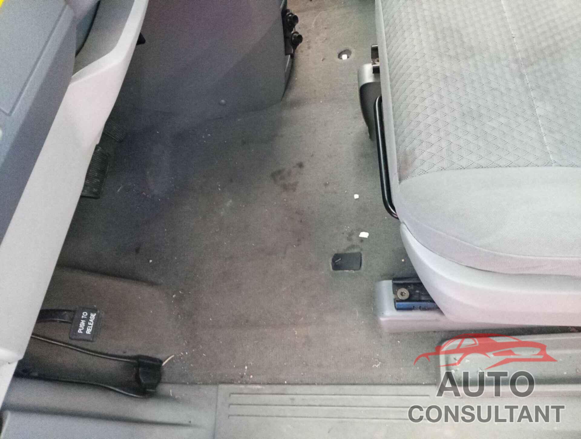 DODGE GRAND CARAVAN 2010 - 2D4RN4DE0AR244635