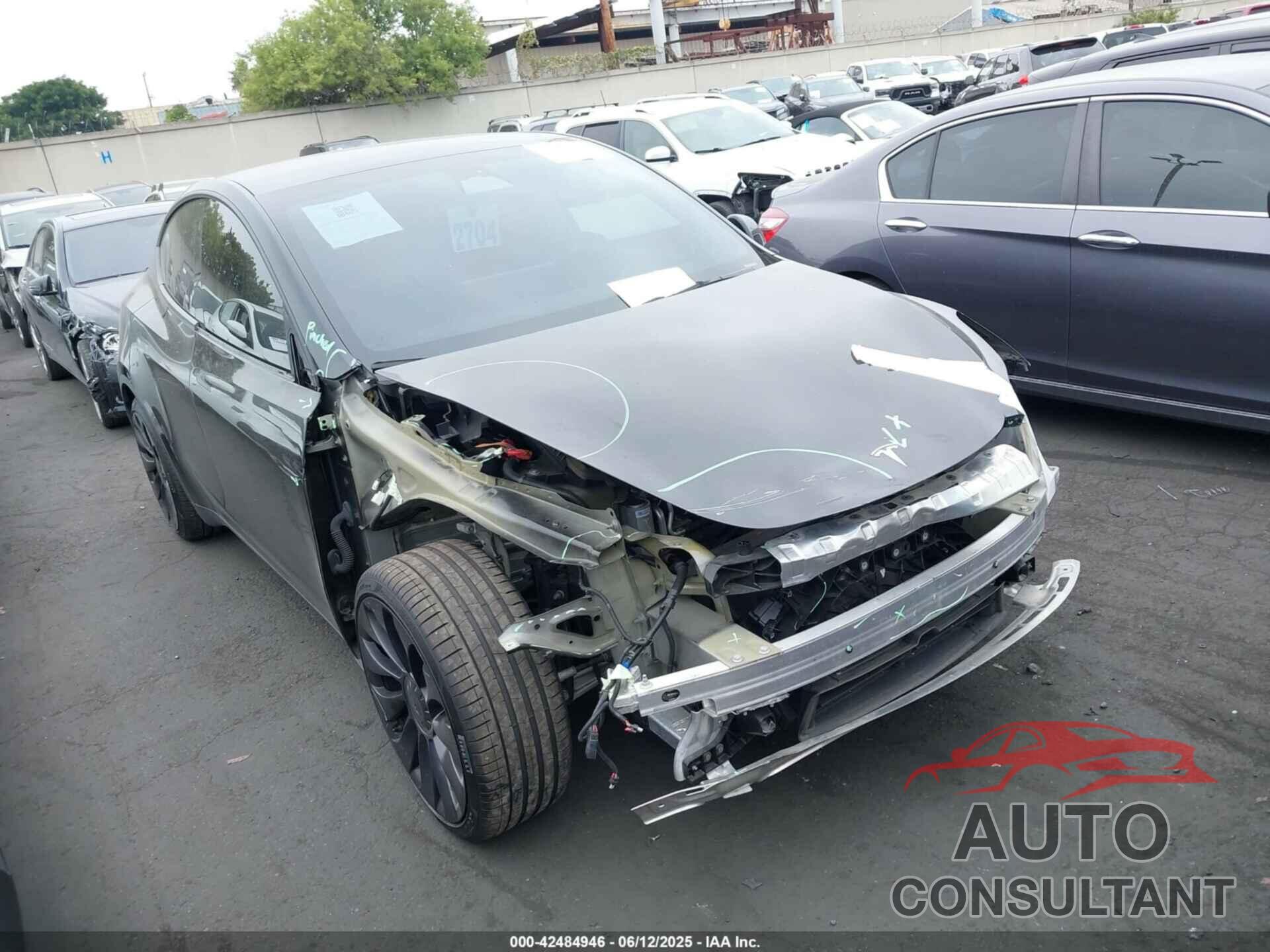 TESLA MODEL Y 2022 - 7SAYGDEF9NF522883