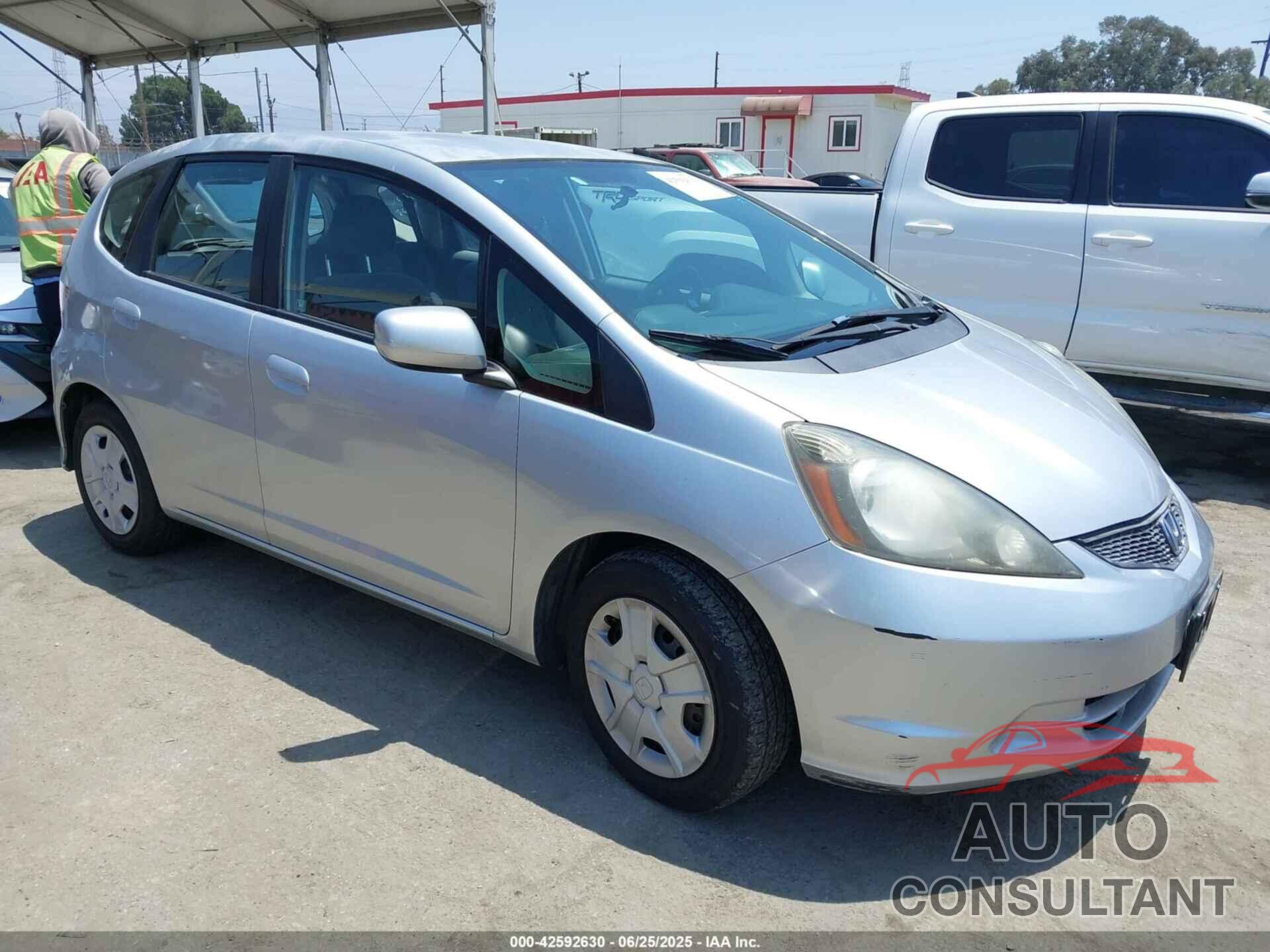 HONDA FIT 2012 - JHMGE8H33CC030446