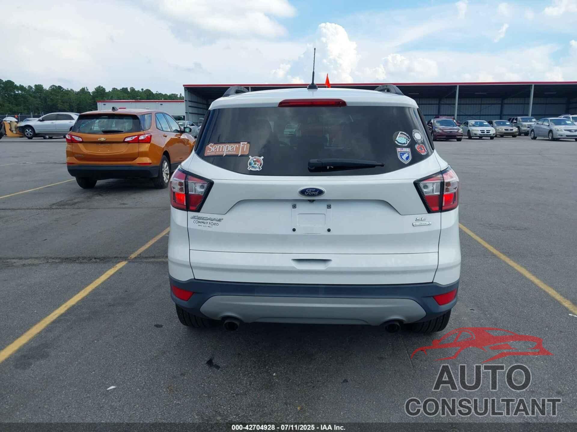 FORD ESCAPE 2018 - 1FMCU0GD2JUB47551