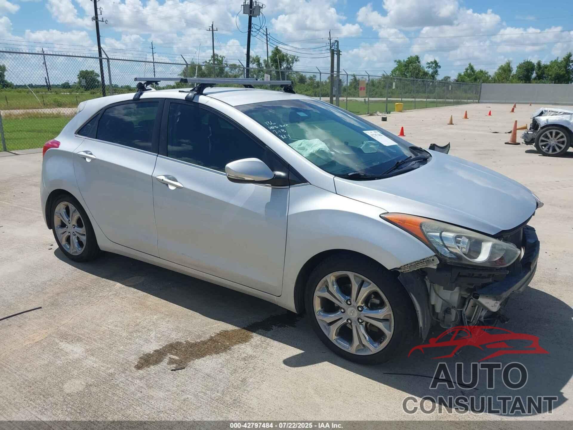 HYUNDAI ELANTRA GT 2014 - KMHD35LH7EU220867
