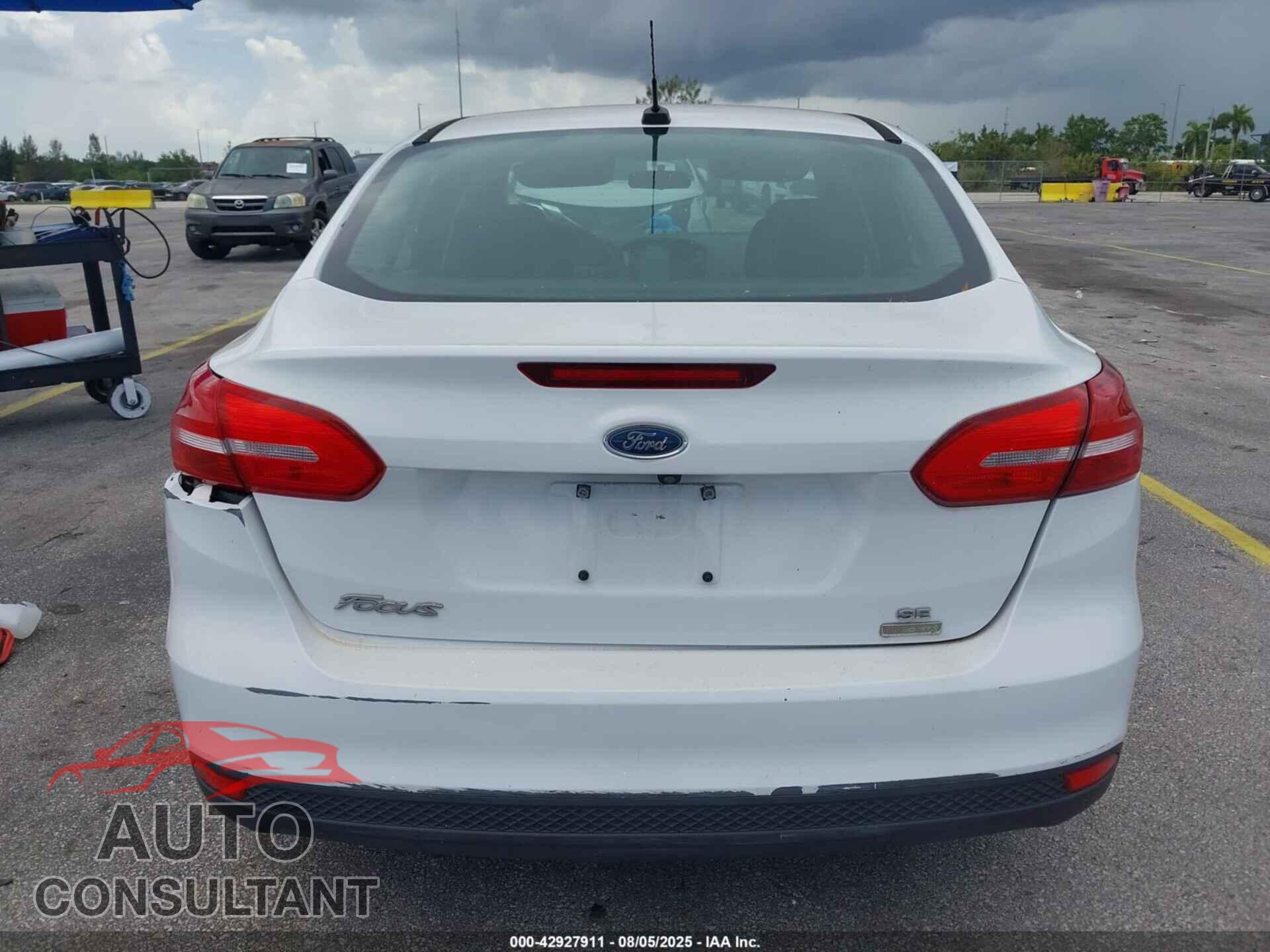 FORD FOCUS 2018 - 1FADP3FE1JL201574