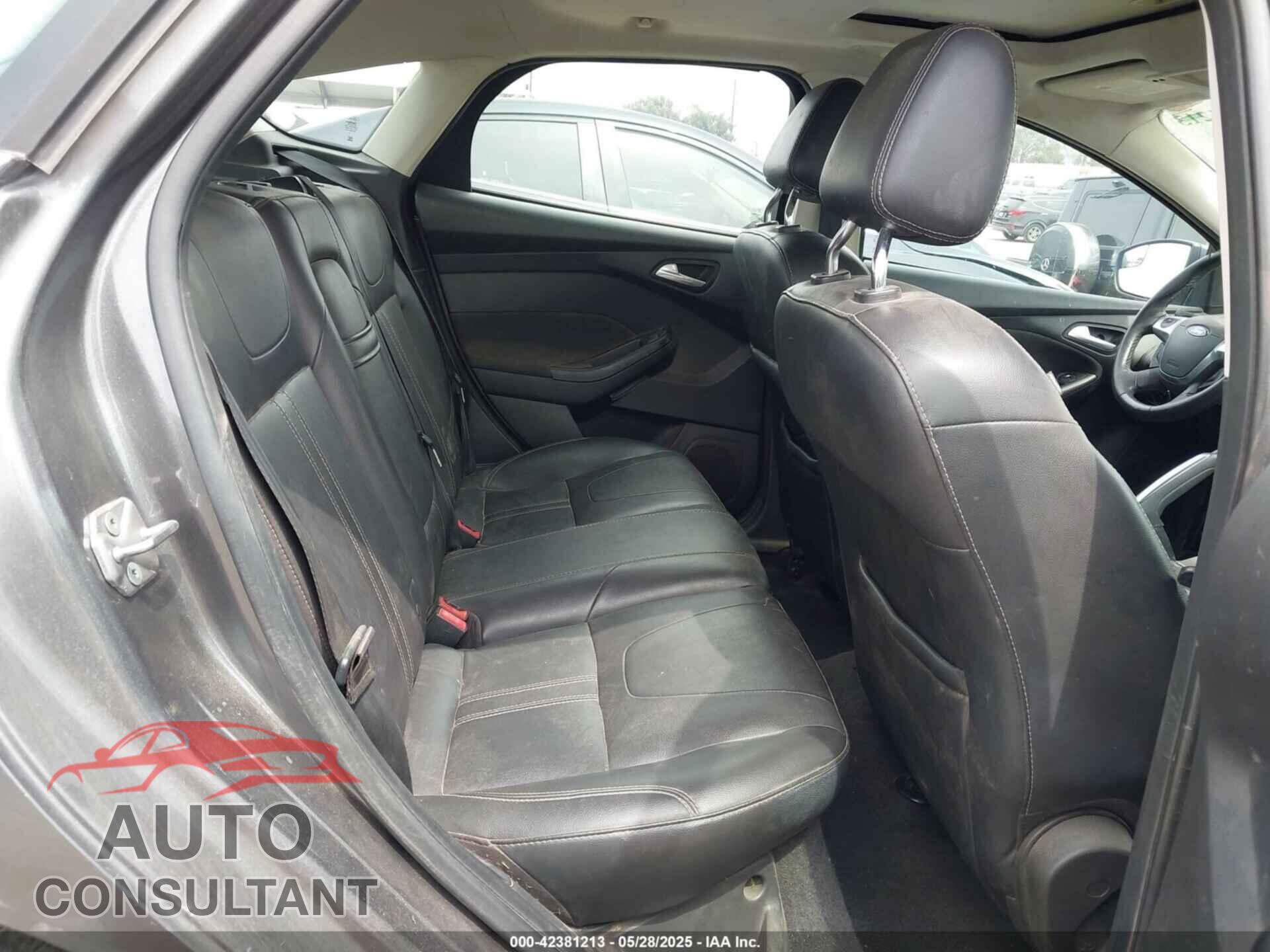 FORD FOCUS 2012 - 1FAHP3M25CL190818
