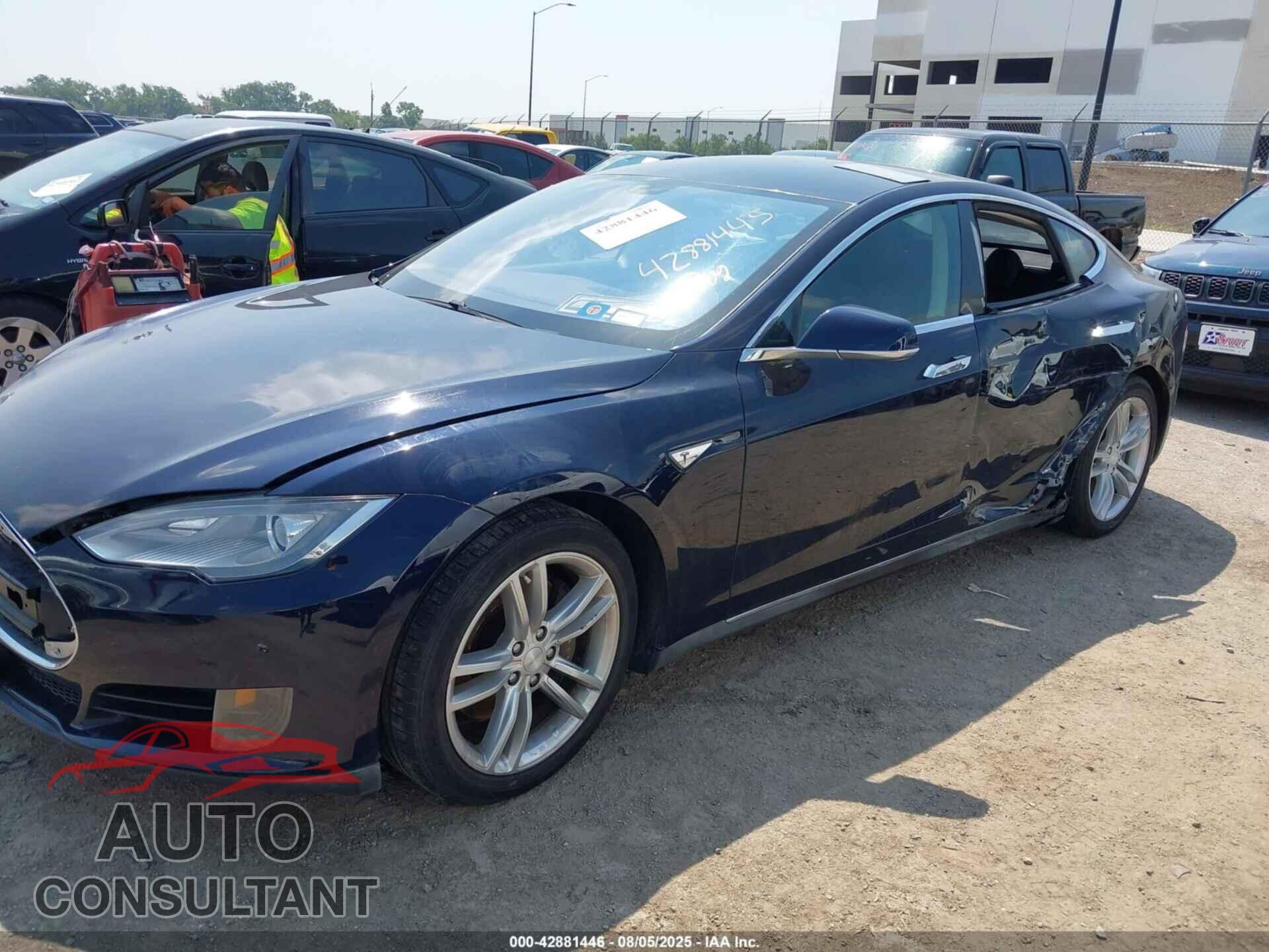 TESLA MODEL S 2013 - 5YJSA1AC1DFP10715