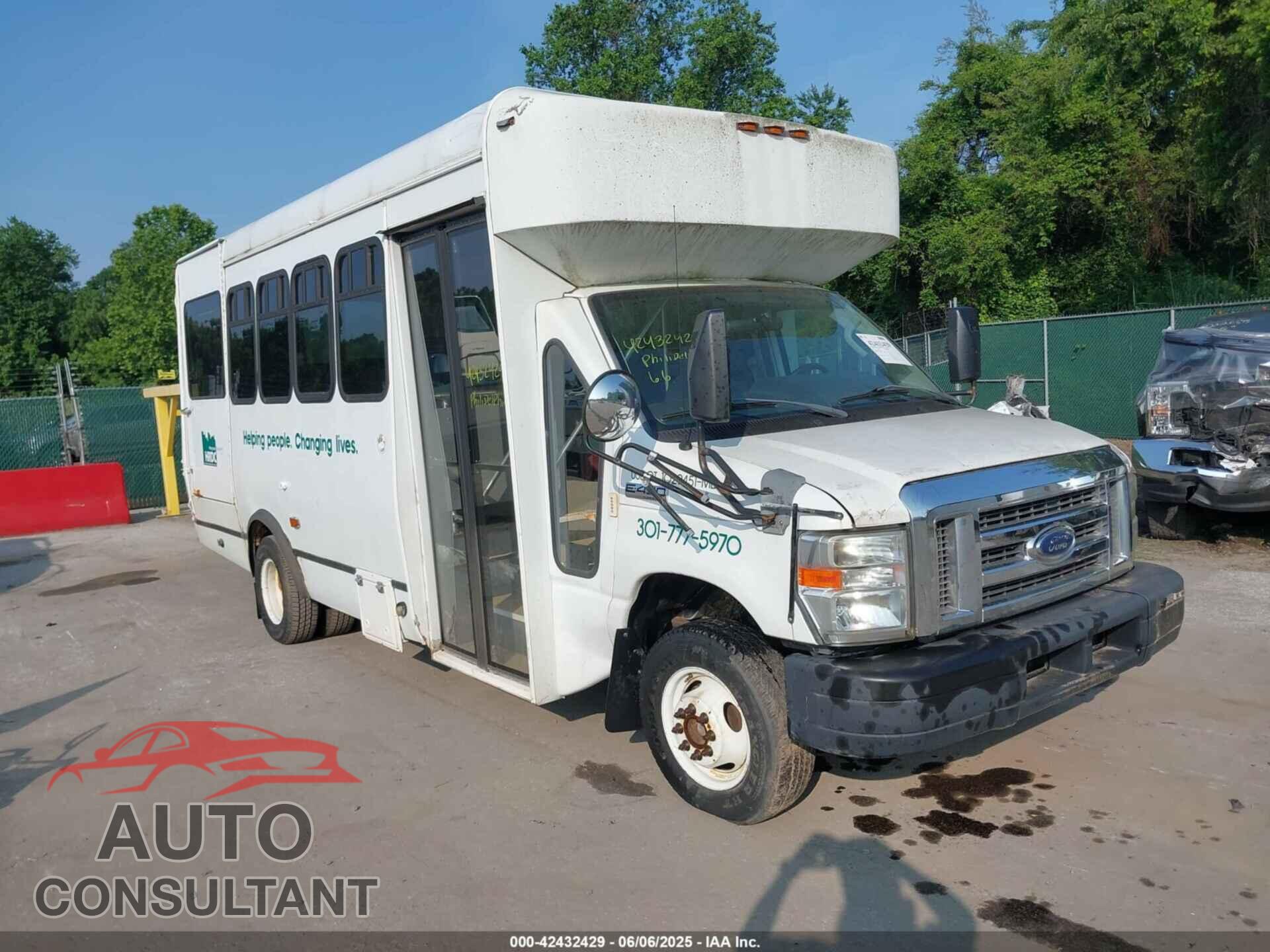 FORD E-450 CUTAWAY 2011 - 1FDFE4FS5BDB05216