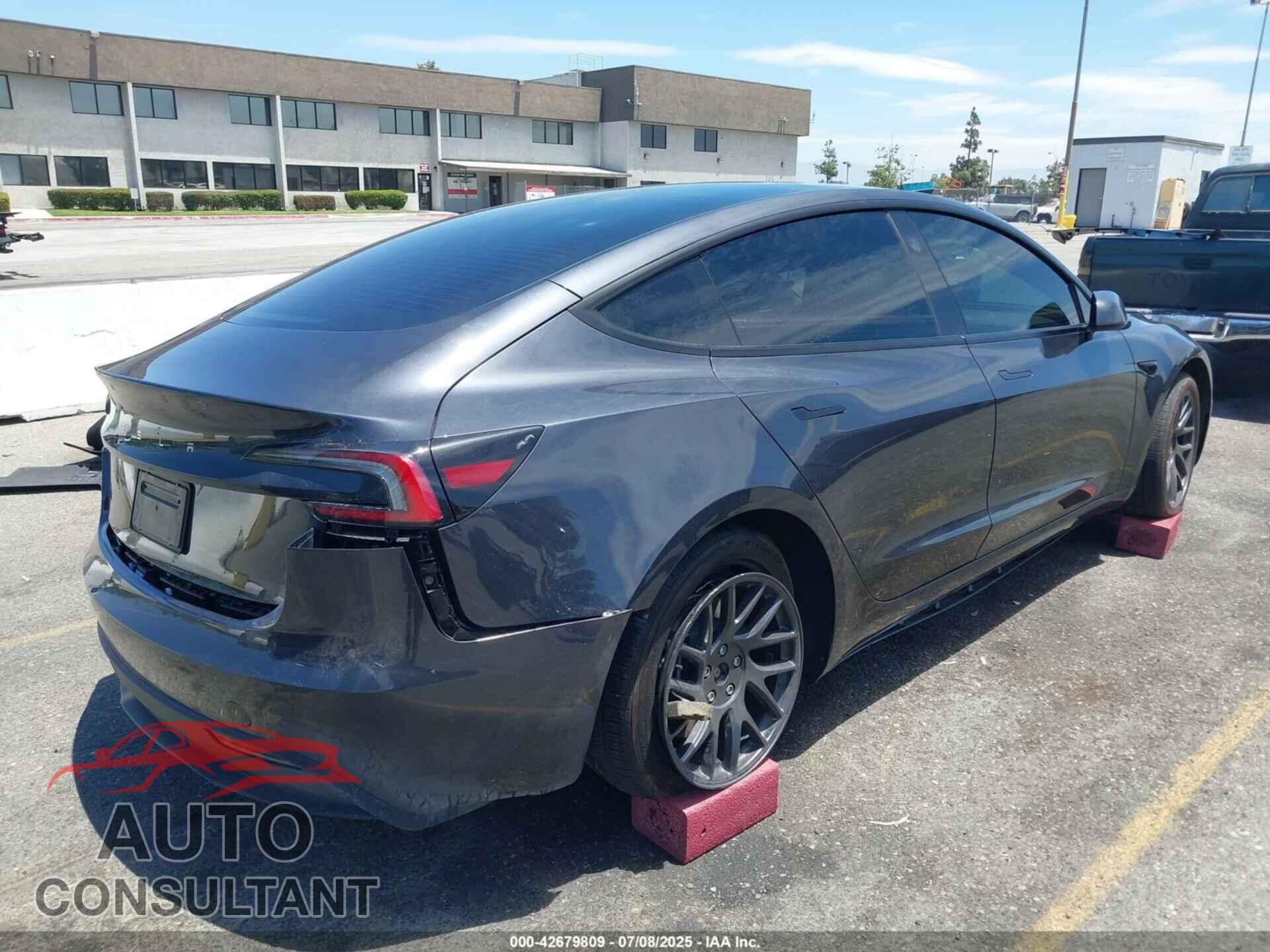 TESLA MODEL 3 2024 - 5YJ3E1EA2RF726785
