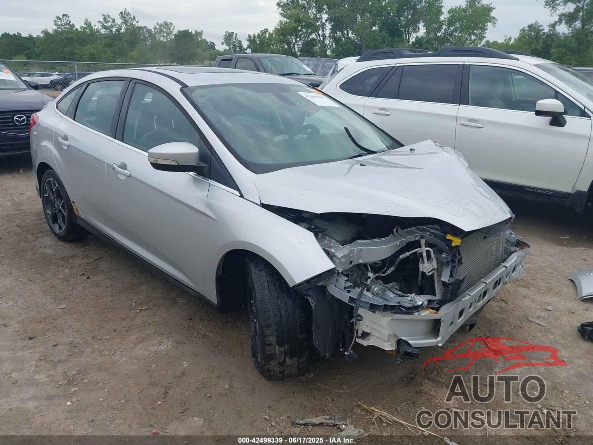FORD FOCUS 2012 - 1FAHP3J28CL158045