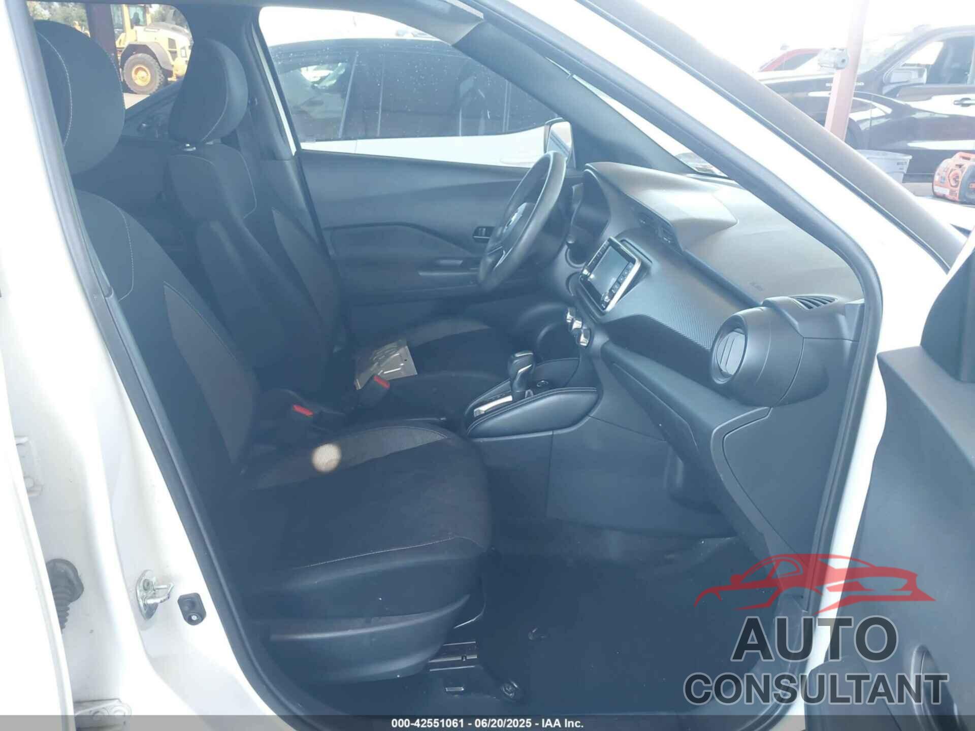 NISSAN KICKS 2018 - 3N1CP5CU3JL528093