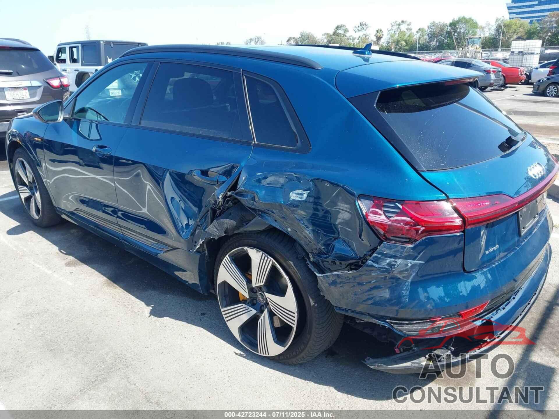 AUDI E-TRON 2022 - WA1LAAGE1NB008616
