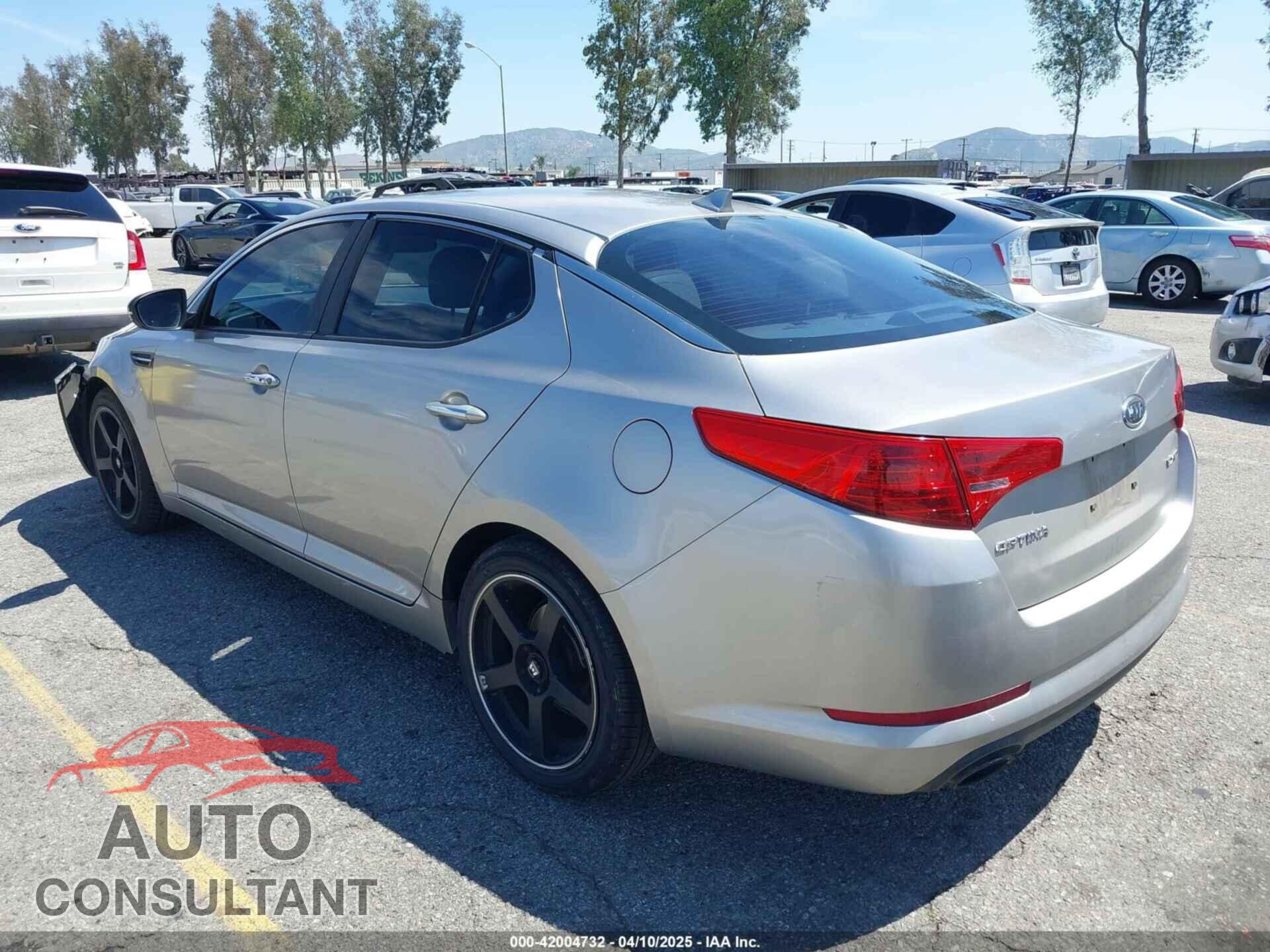 KIA OPTIMA 2011 - KNAGN4A79B5071994