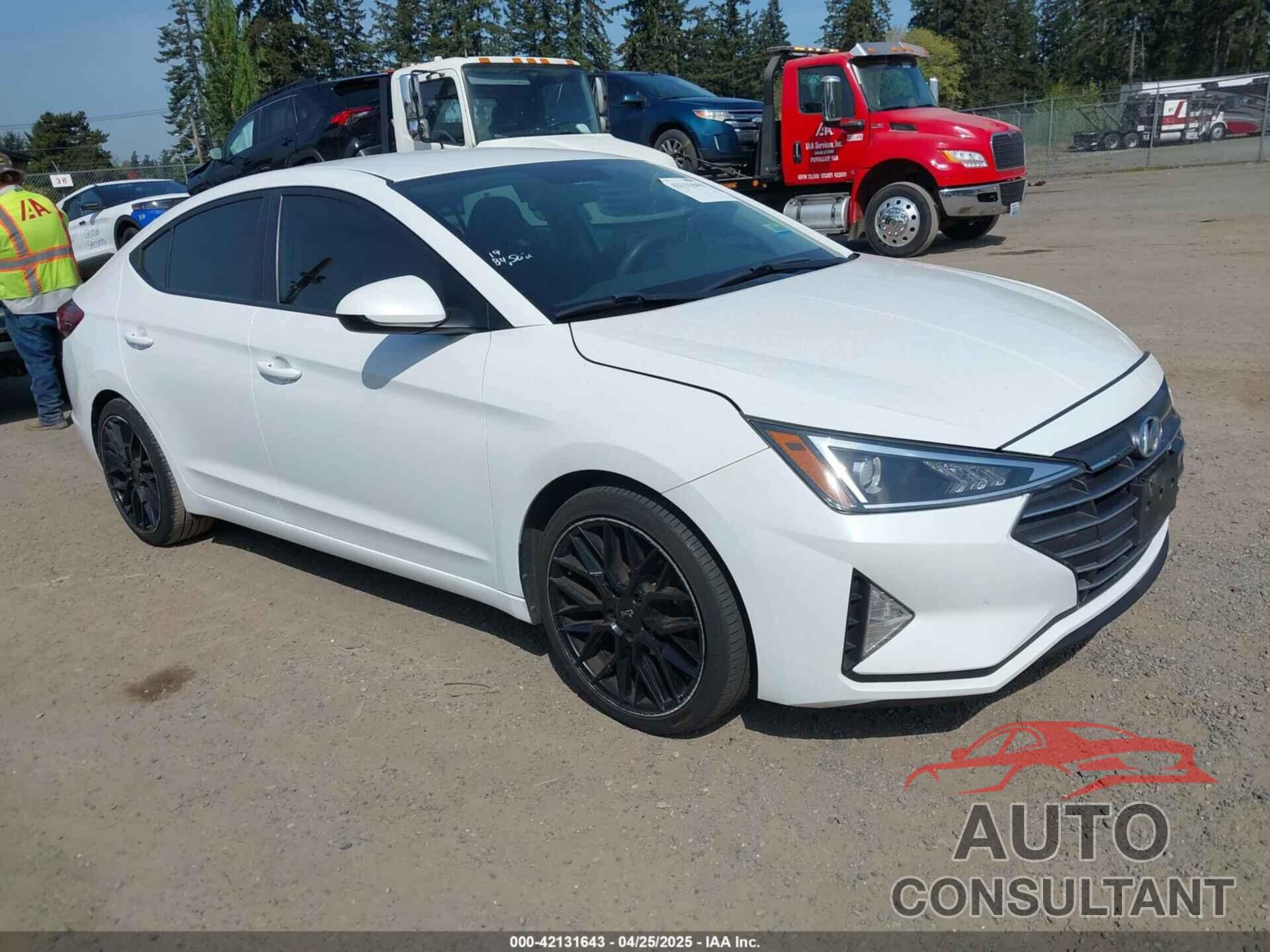 HYUNDAI ELANTRA 2019 - 5NPD74LF8KH433480