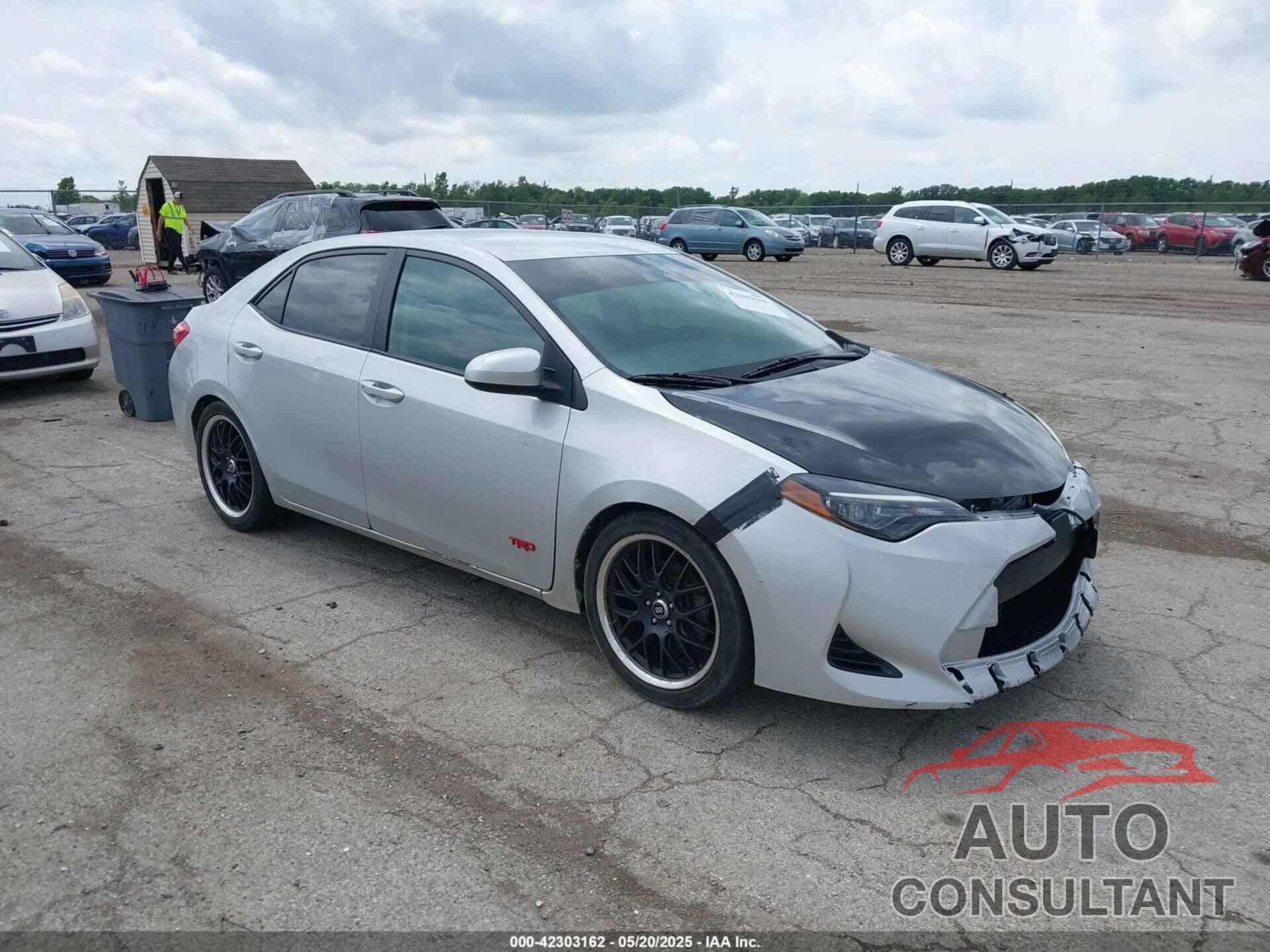TOYOTA COROLLA 2018 - 2T1BURHE2JC074819