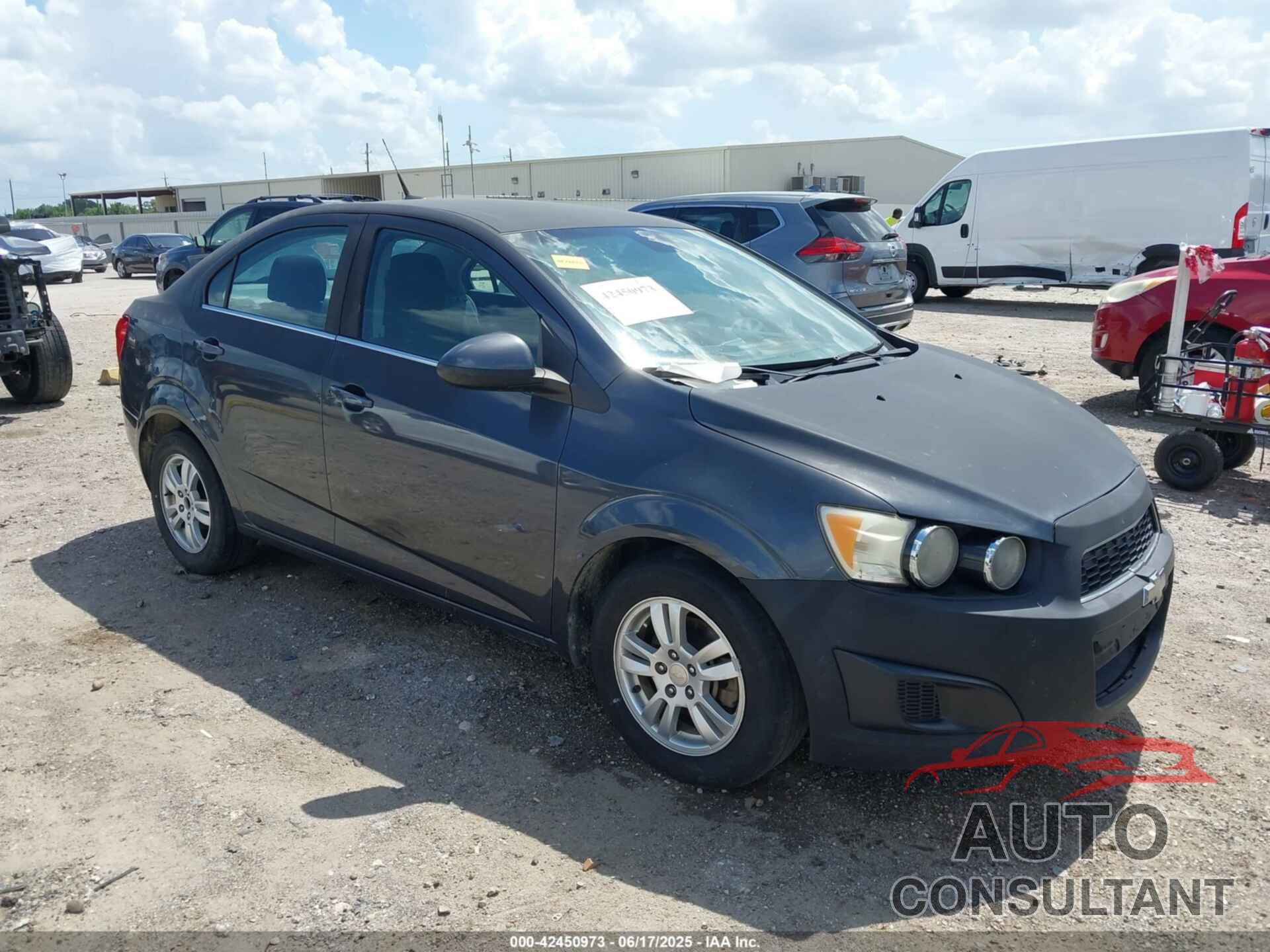 CHEVROLET SONIC 2013 - 1G1JC5SH3D4148663