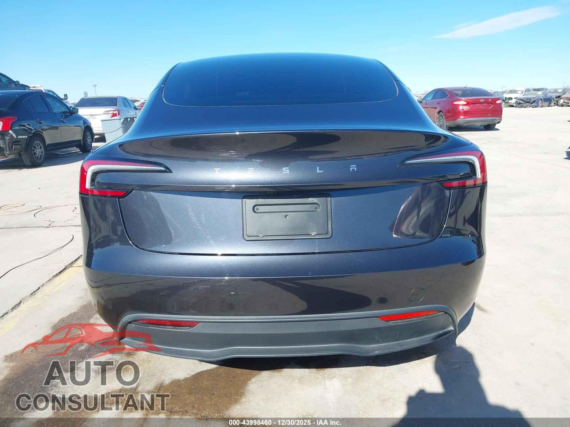 TESLA MODEL 3 2024 - 5YJ3E1EA4RF855644