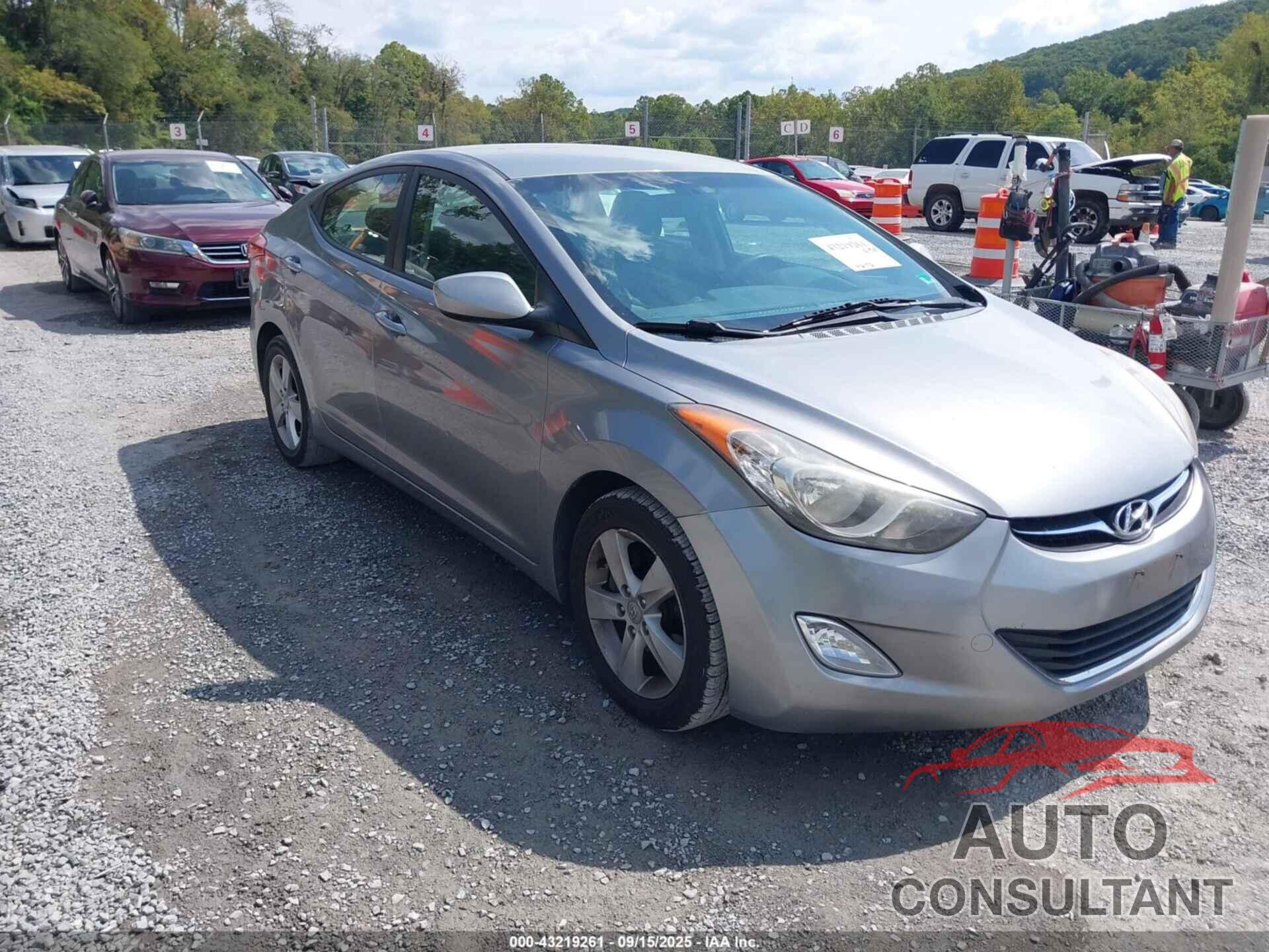 HYUNDAI ELANTRA 2012 - KMHDH4AEXCU259373