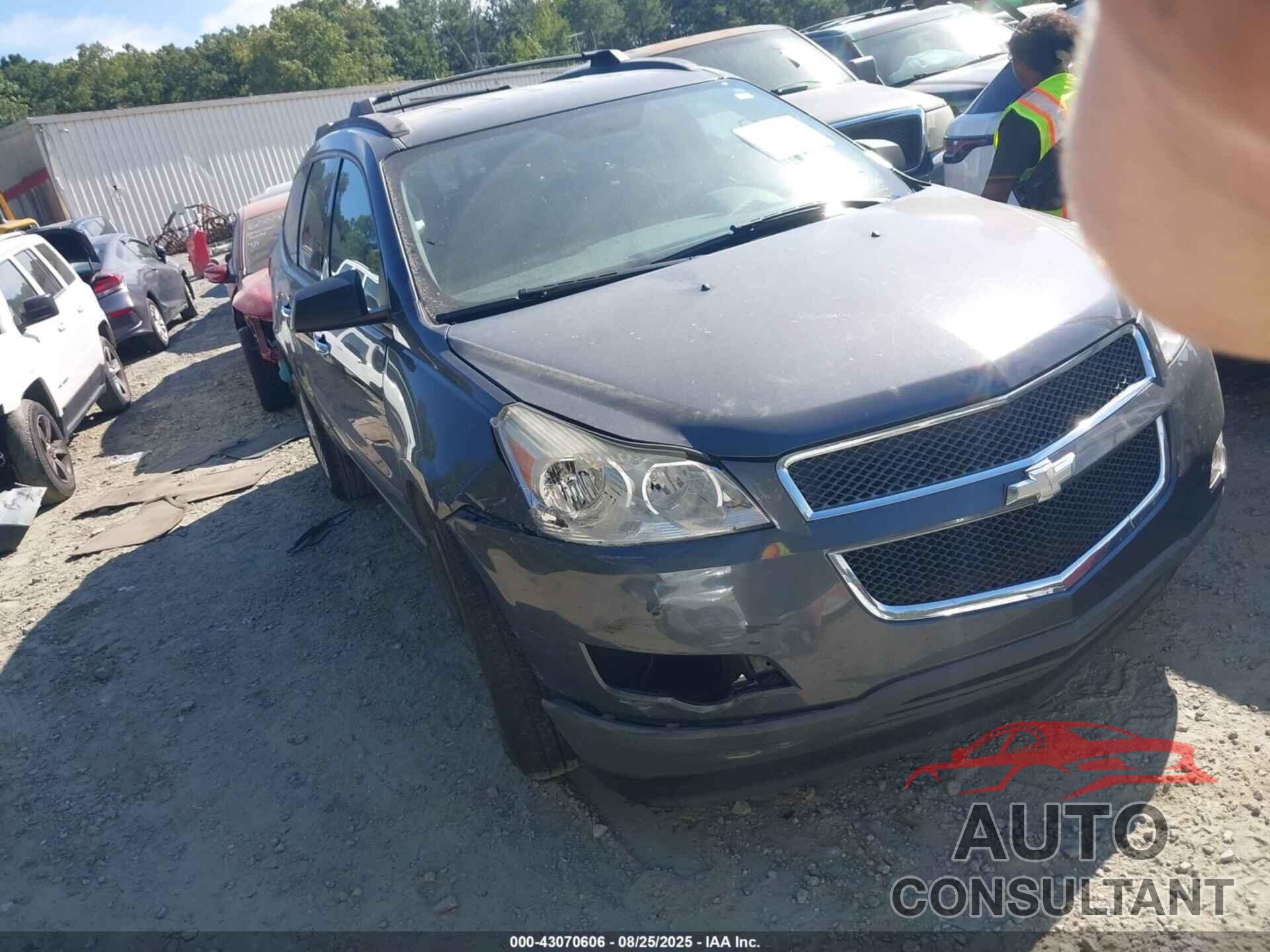 CHEVROLET TRAVERSE 2012 - 1GNKREED4CJ326171