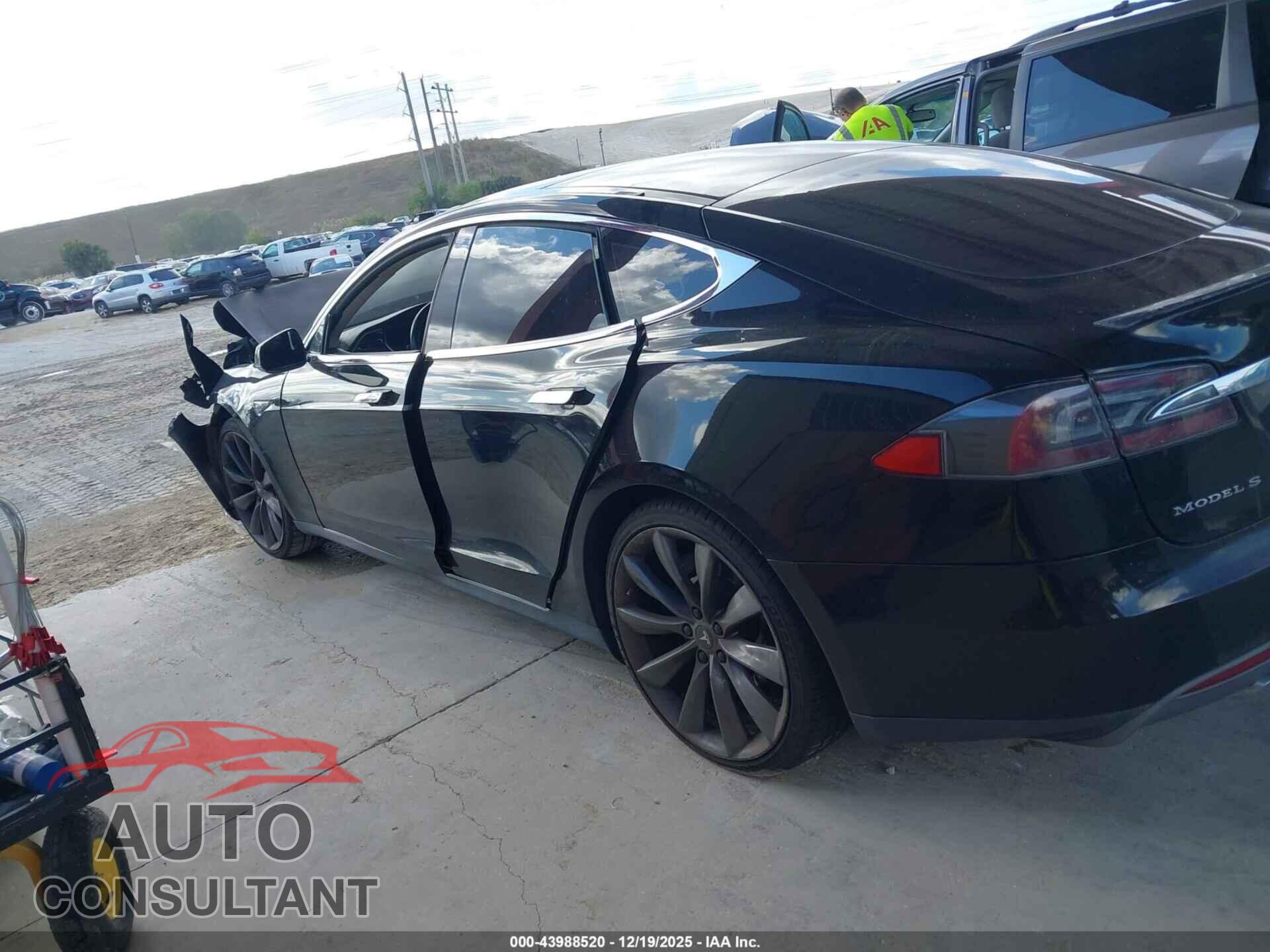 TESLA MODEL S 2013 - 5YJSA1DPXDFP04586