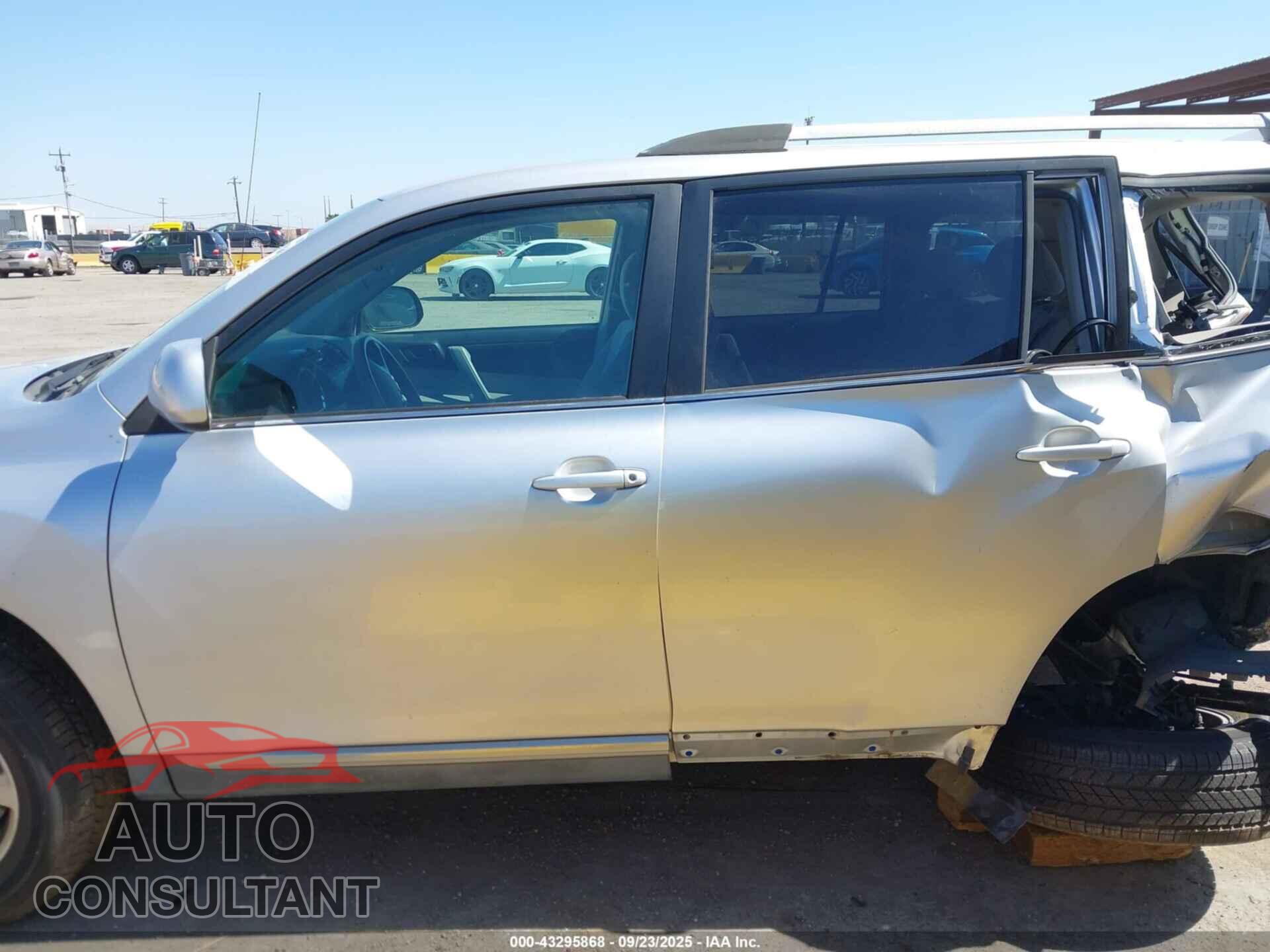 TOYOTA HIGHLANDER 2011 - 5TDZK3EH2BS037357