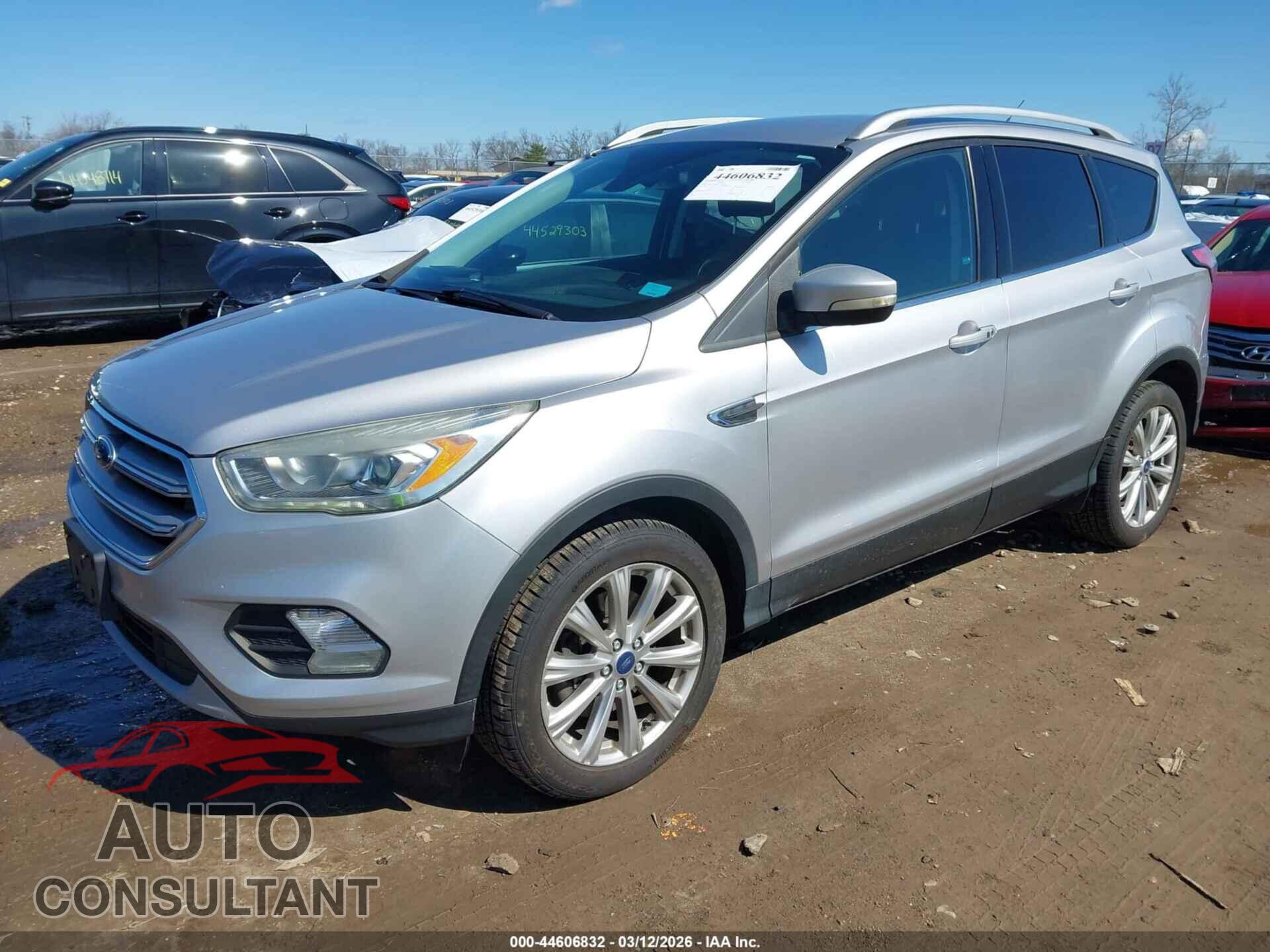 FORD ESCAPE 2017 - 1FMCU9JD0HUC58249