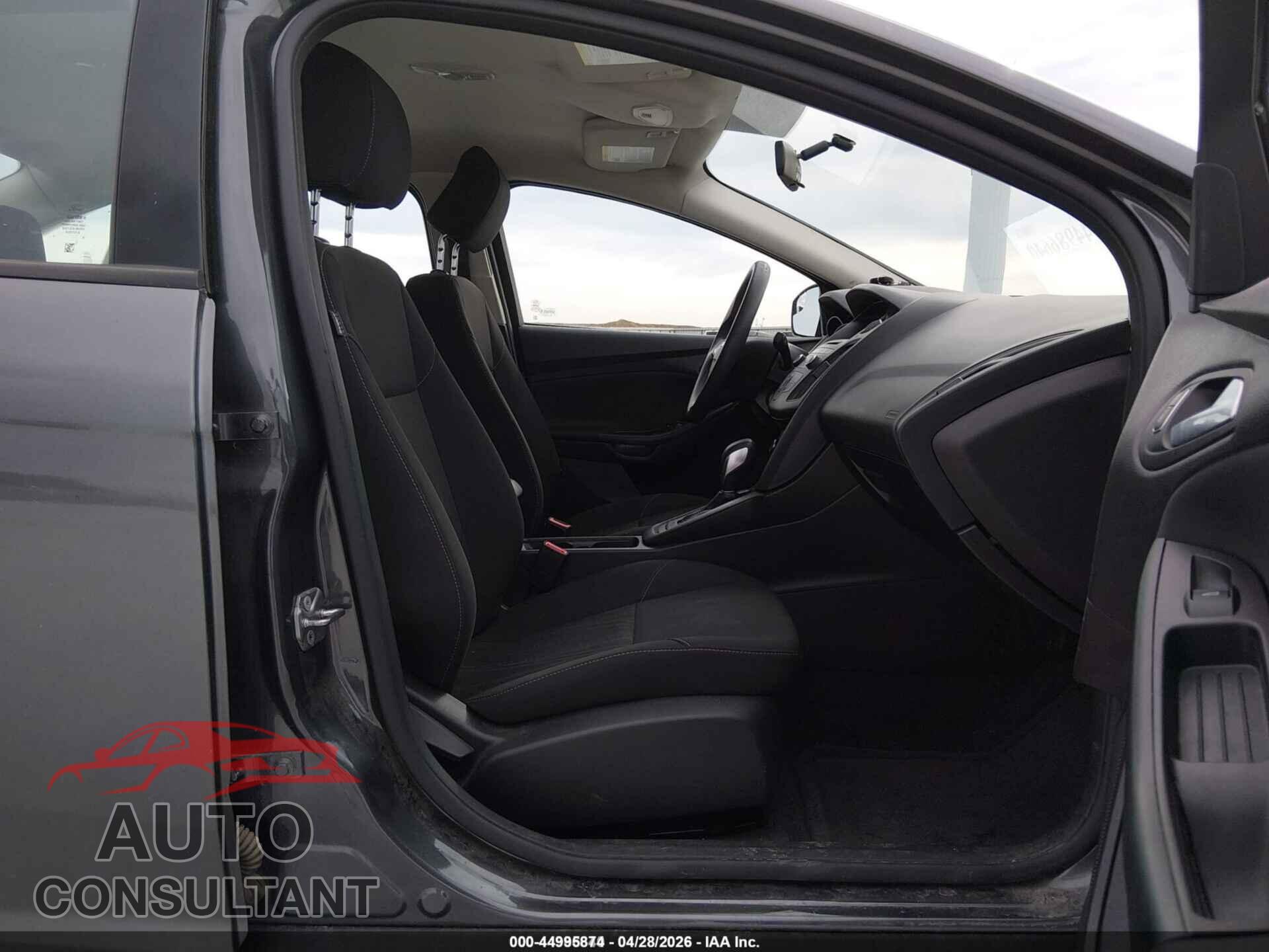FORD FOCUS 2017 - 1FADP3F23HL304947