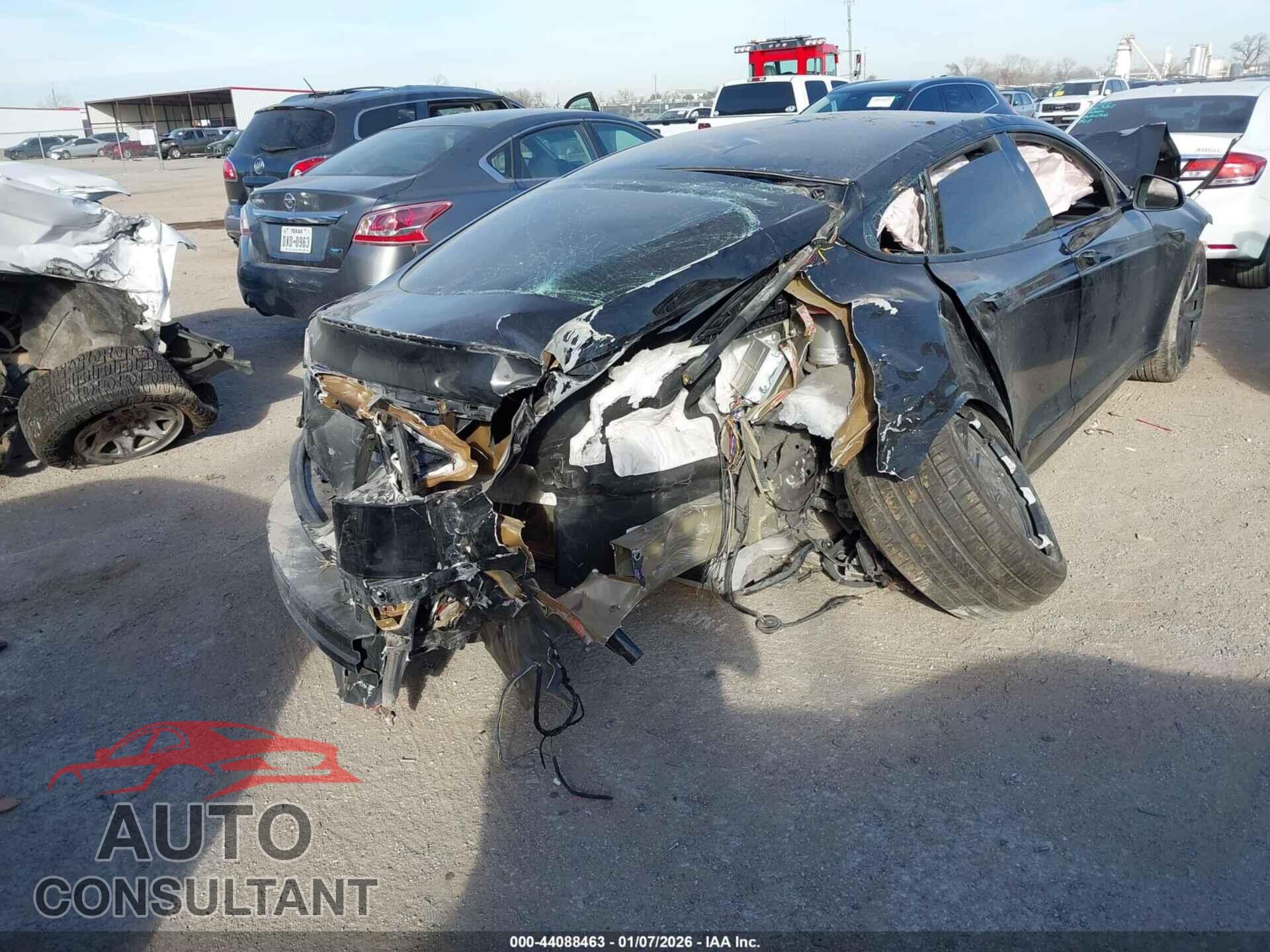 TESLA MODEL S 2023 - 5YJSA1E67PF512231