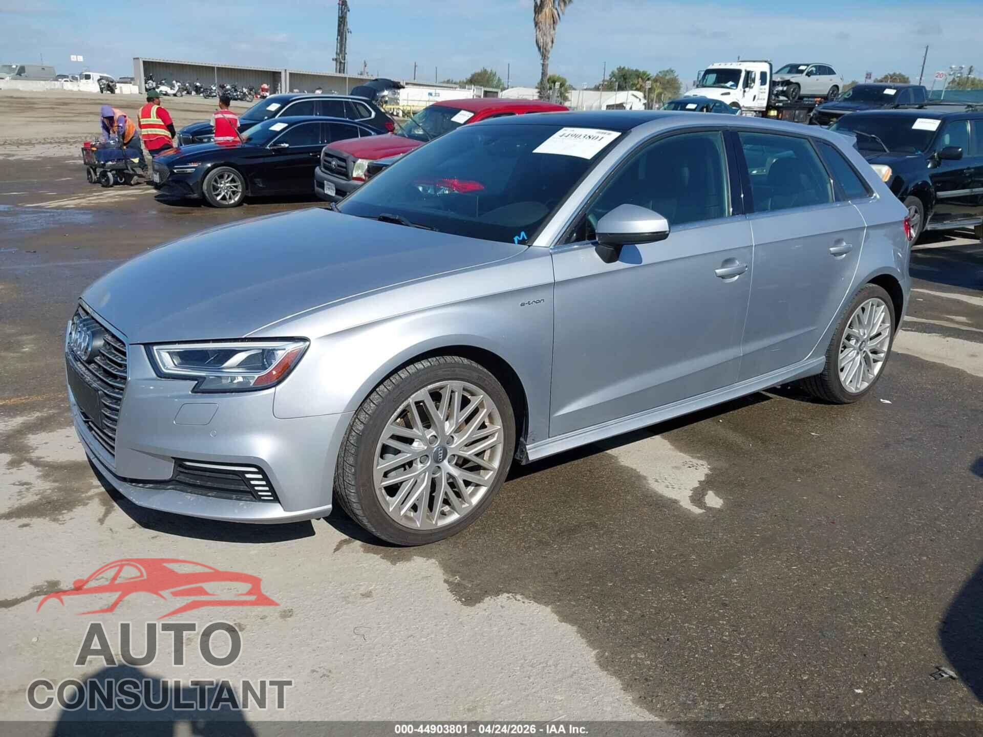 AUDI A3 E-TRON 2018 - WAUTPBFF7JA070930