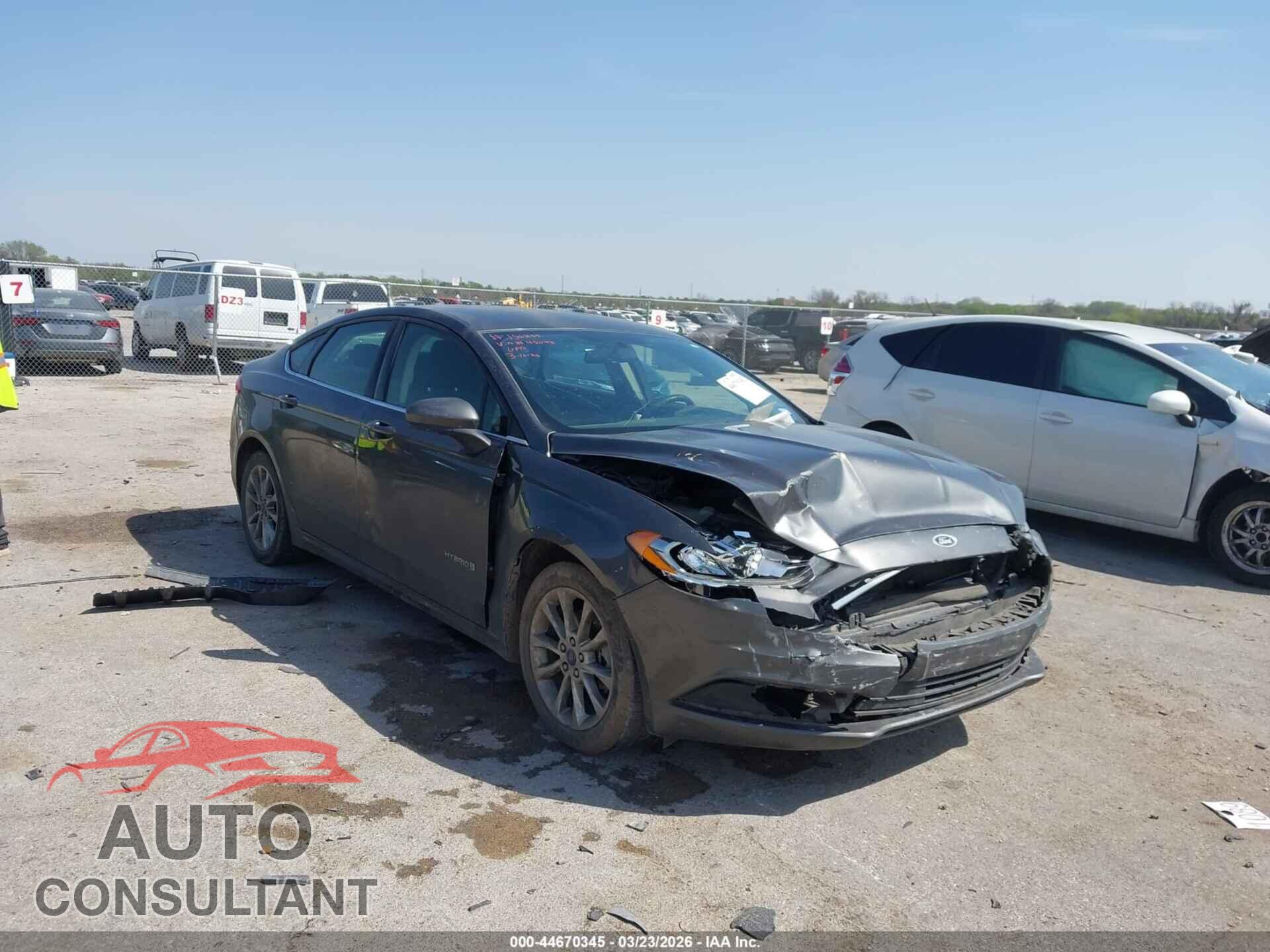 FORD FUSION HYBRID 2017 - 3FA6P0LU8HR145048