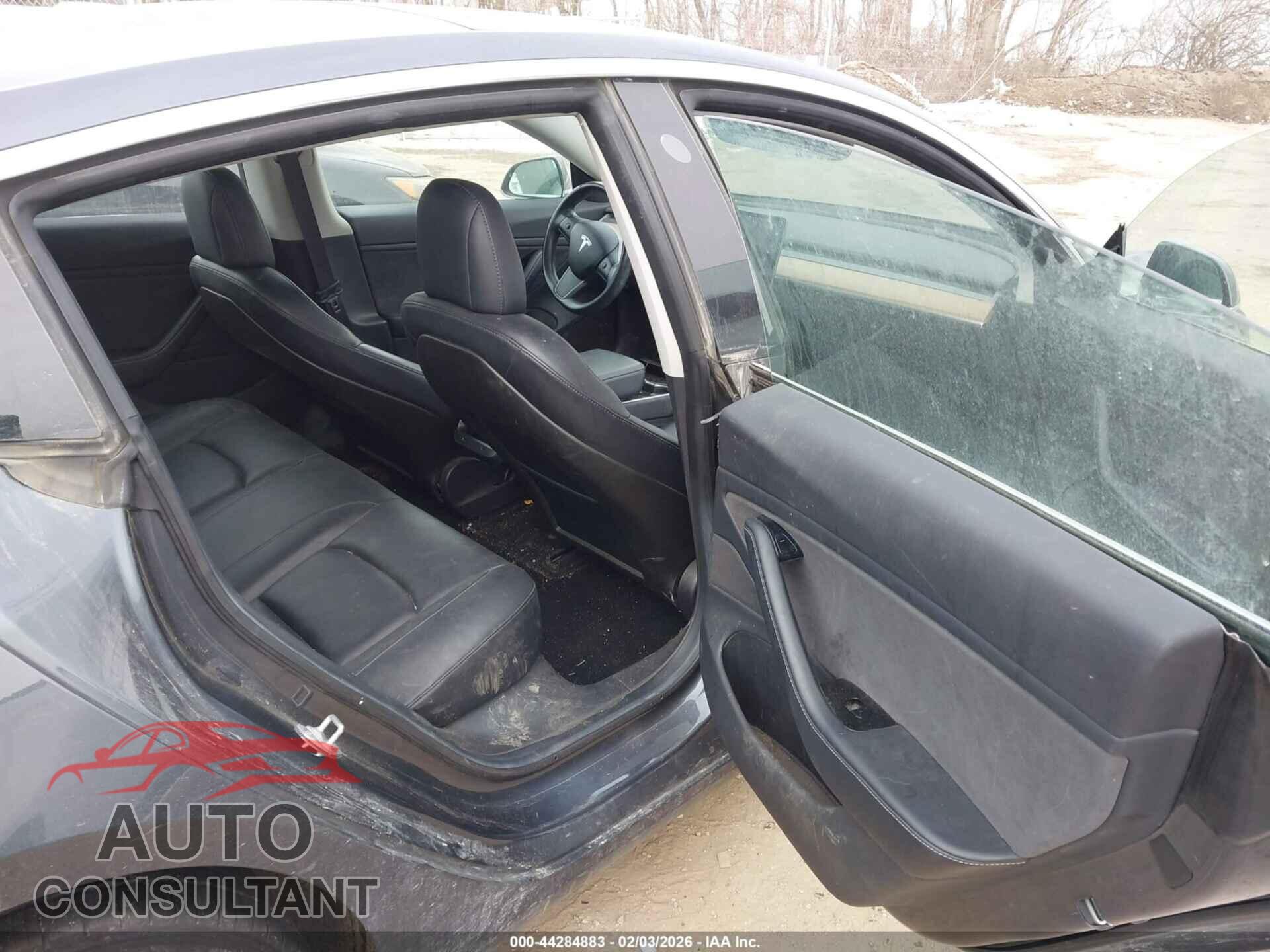 TESLA MODEL 3 2018 - 5YJ3E1EA9JF016531