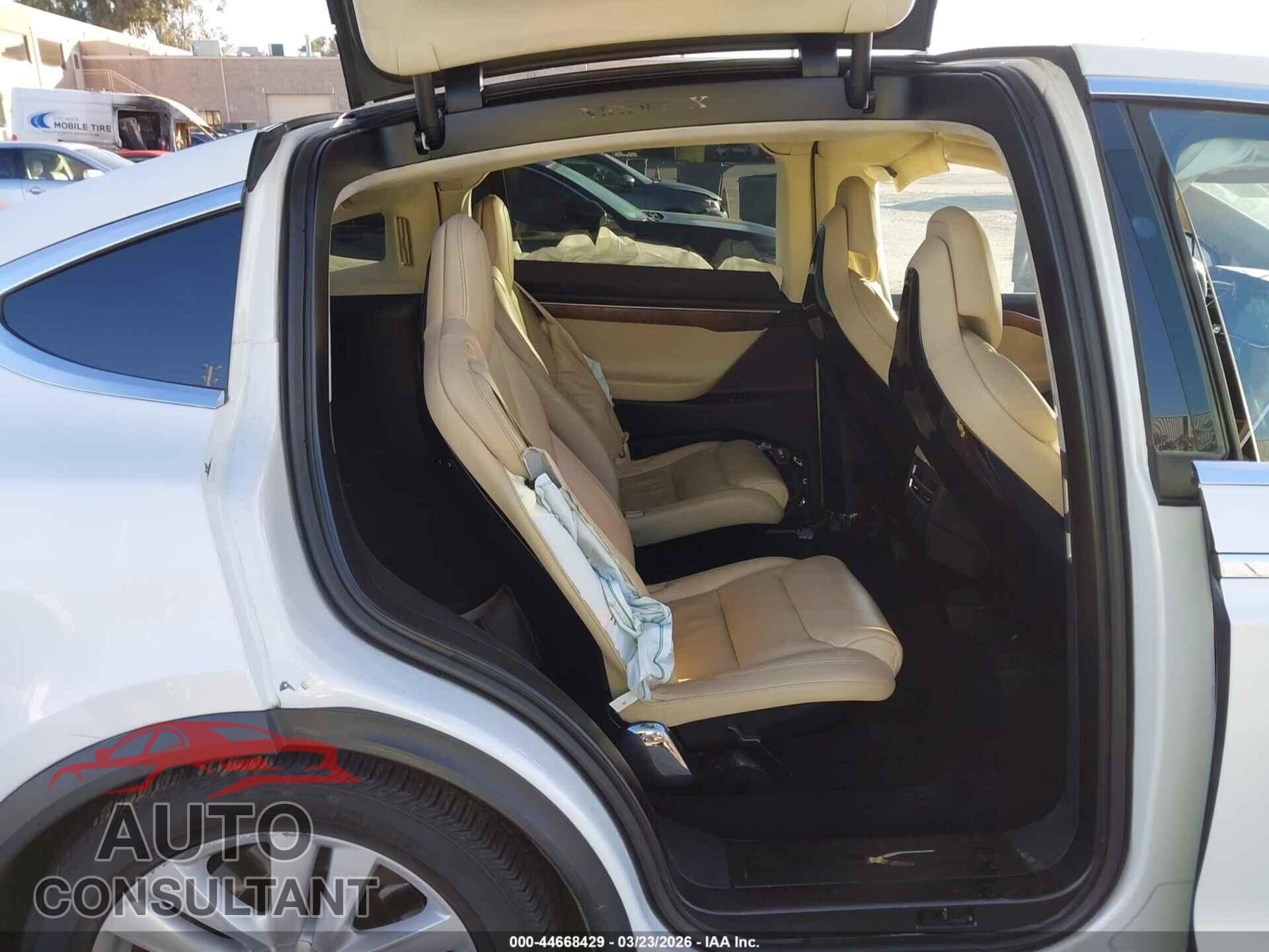 TESLA MODEL X 2017 - 5YJXCBE21HF041665