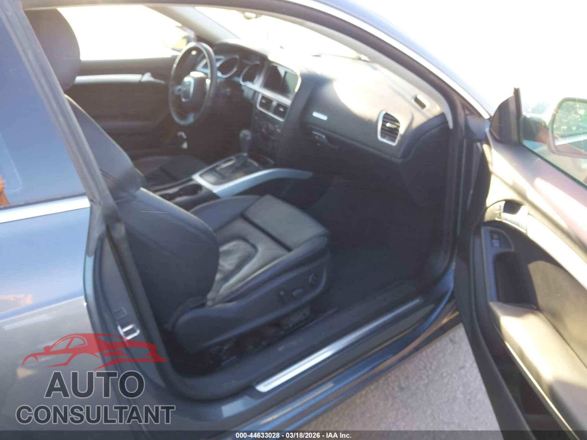AUDI A5 2012 - WAULFAFR0CA005105