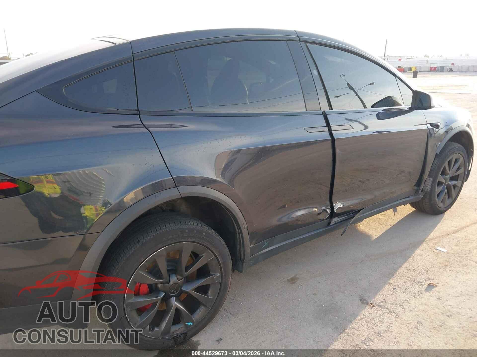 TESLA MODEL X 2023 - 7SAXCBE64PF422737