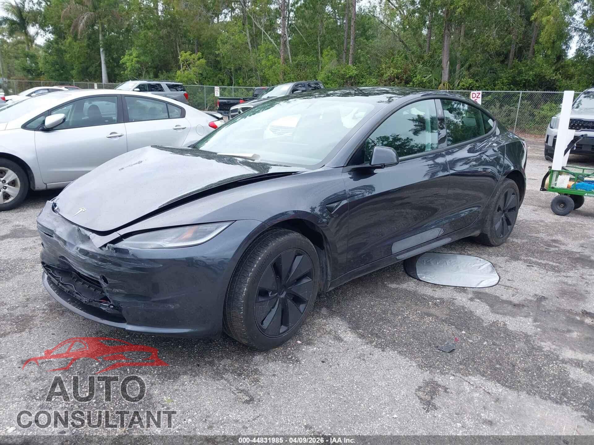 TESLA MODEL 3 2025 - 5YJ3E1EA2SF972564
