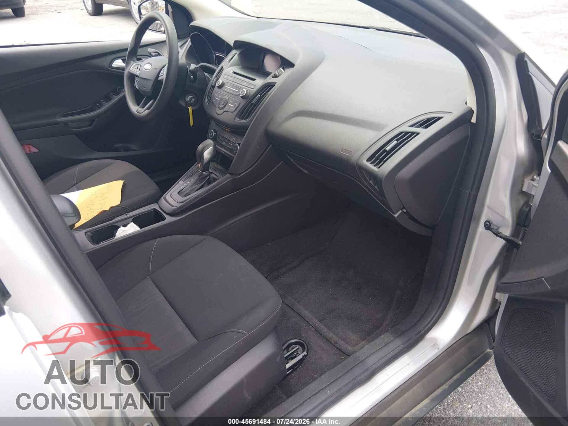 FORD FOCUS 2017 - 1FADP3F23HL300672