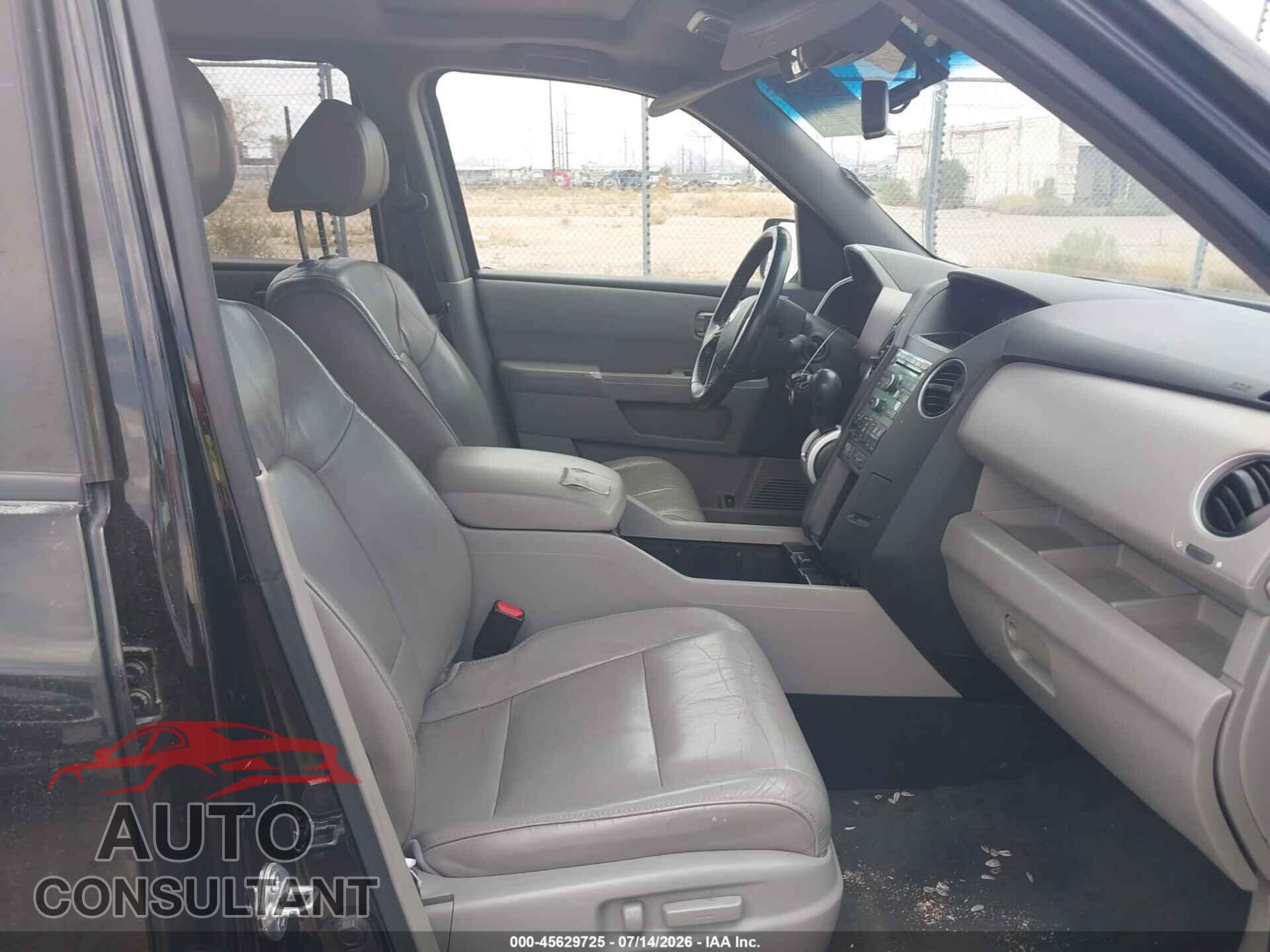 HONDA PILOT 2011 - 5FNYF3H57BB032256