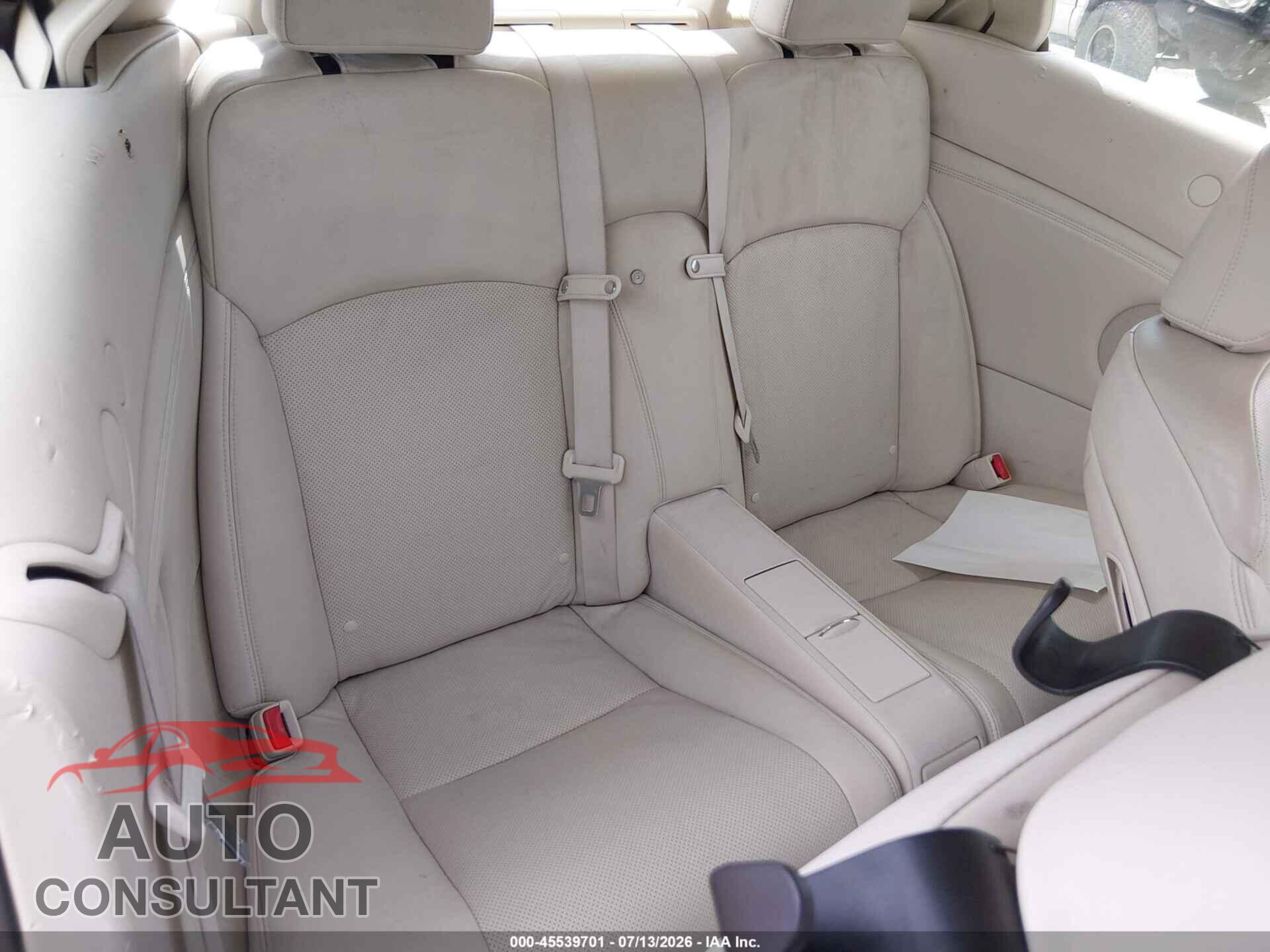 LEXUS IS 250C 2012 - JTHFF2C20C2525634