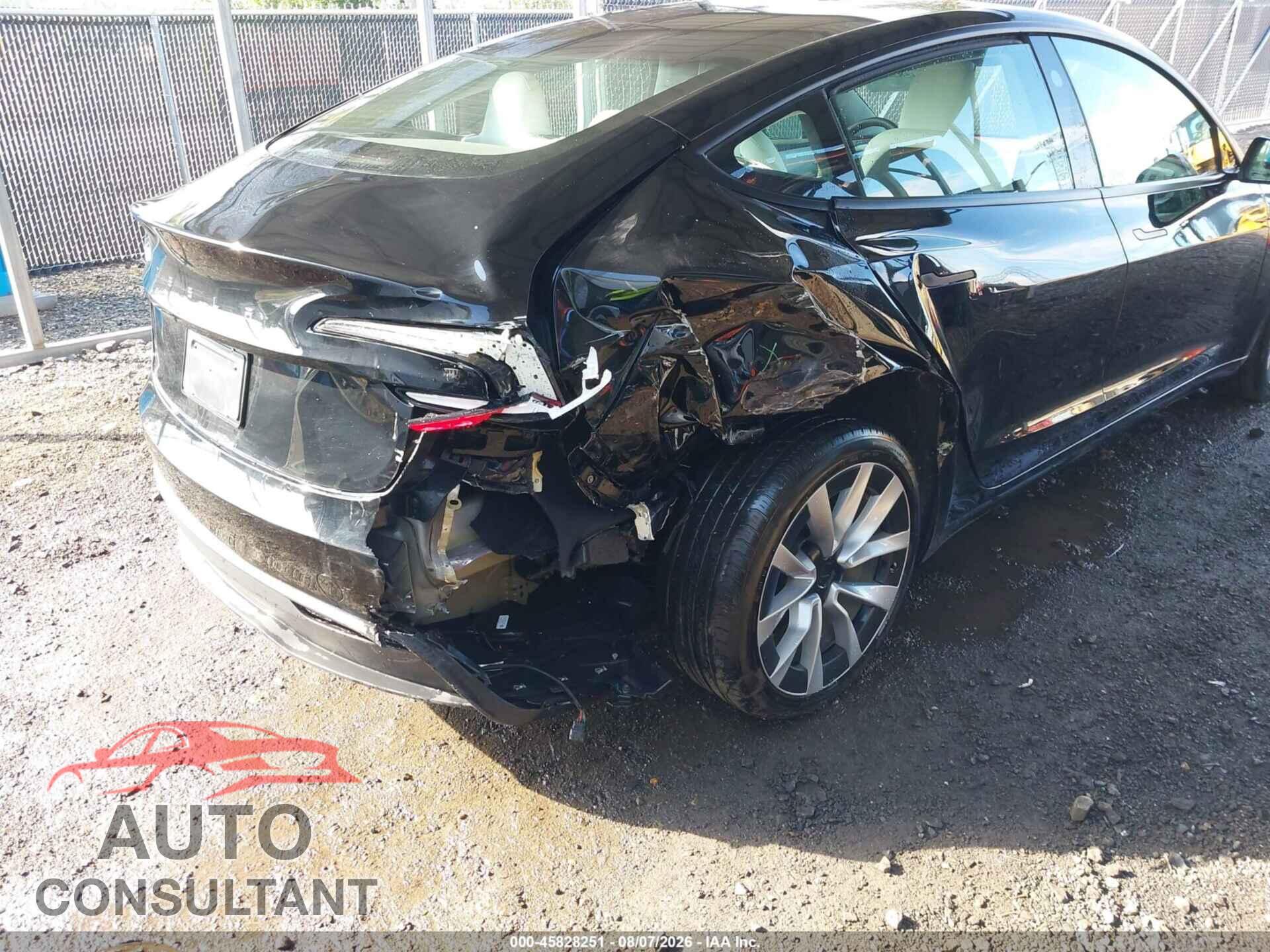 TESLA MODEL 3 2024 - 5YJ3E1EA5RF833071