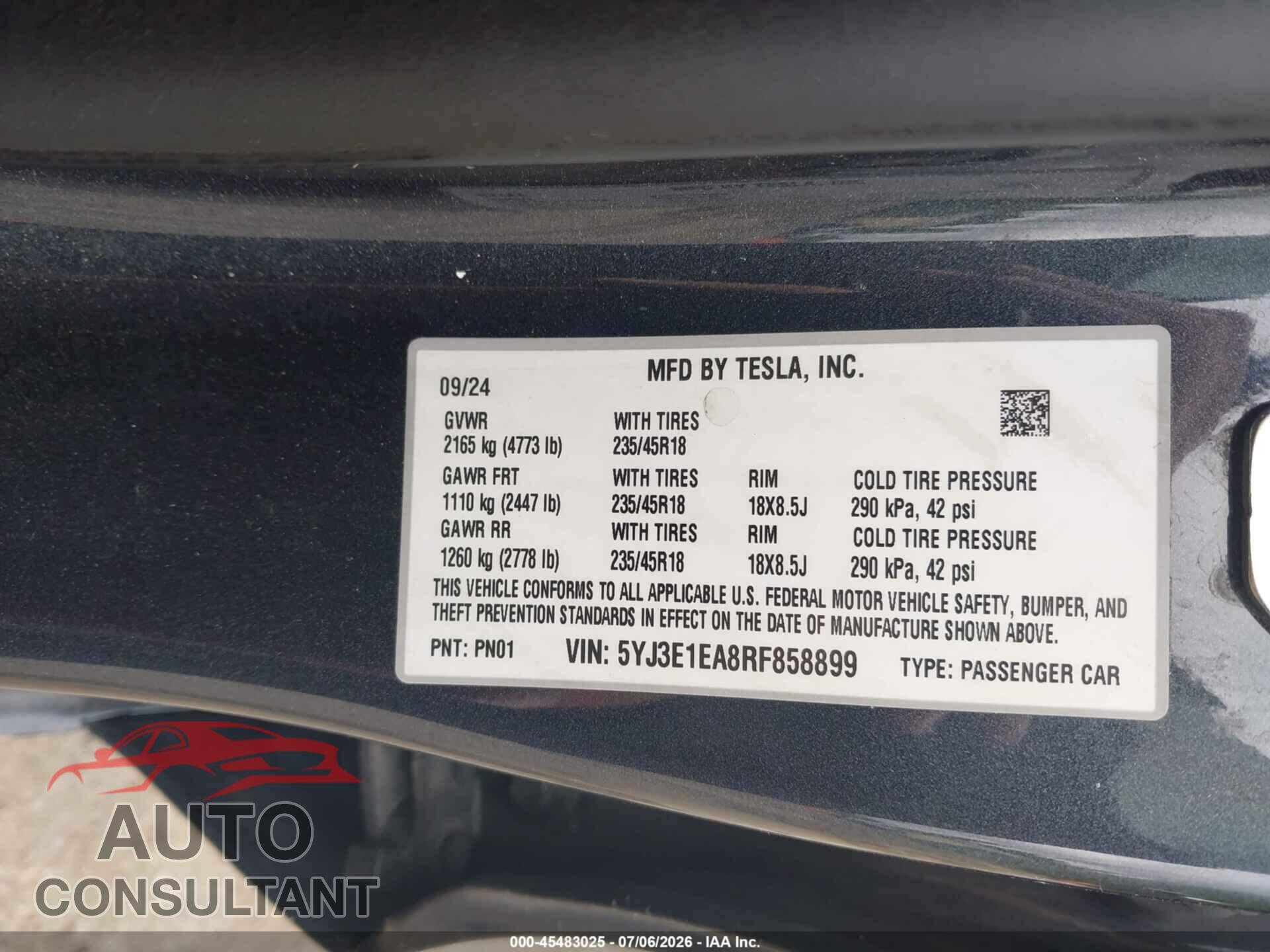 TESLA MODEL 3 2024 - 5YJ3E1EA8RF858899