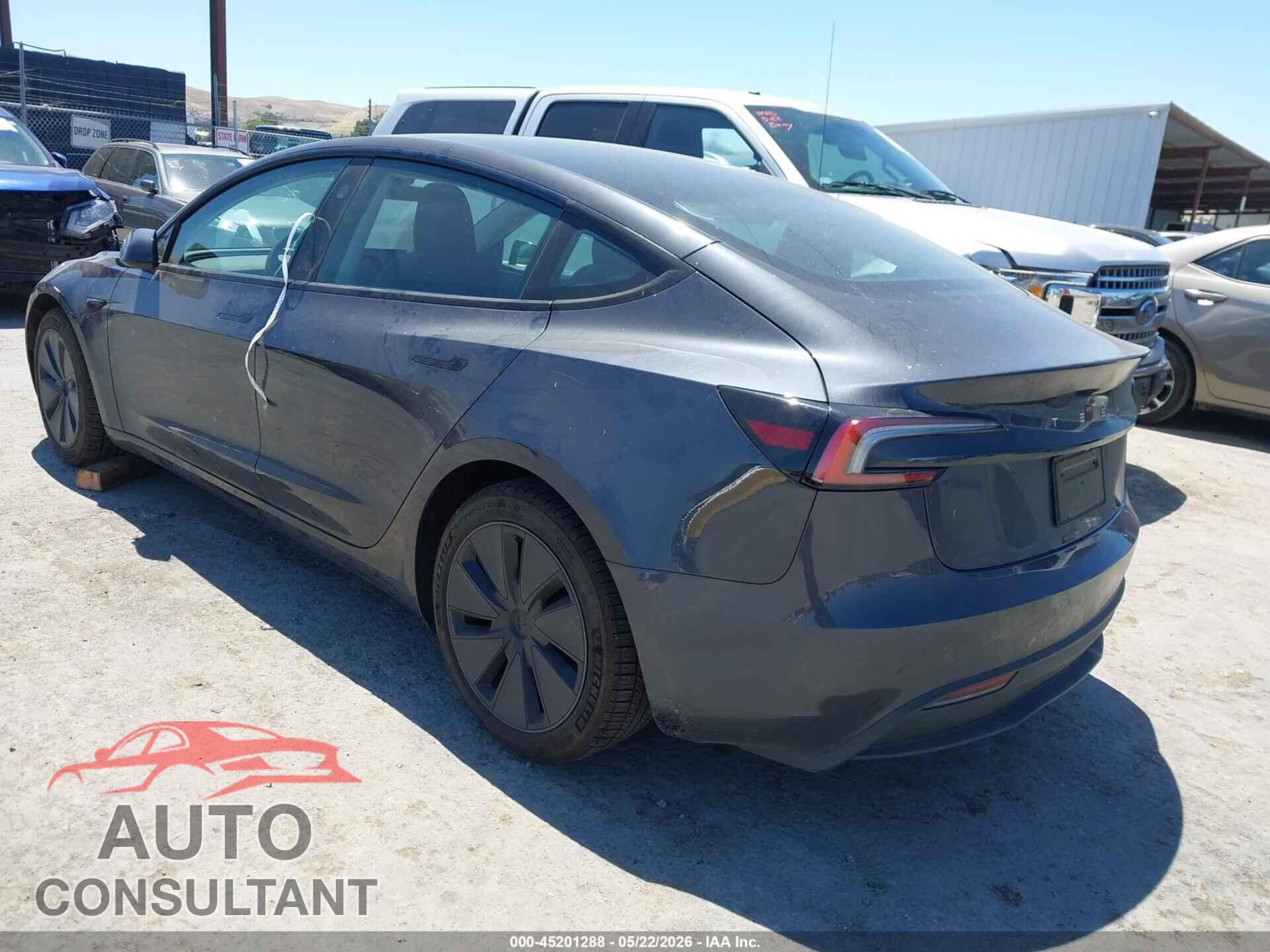 TESLA MODEL 3 2024 - 5YJ3E1EA3RF737696
