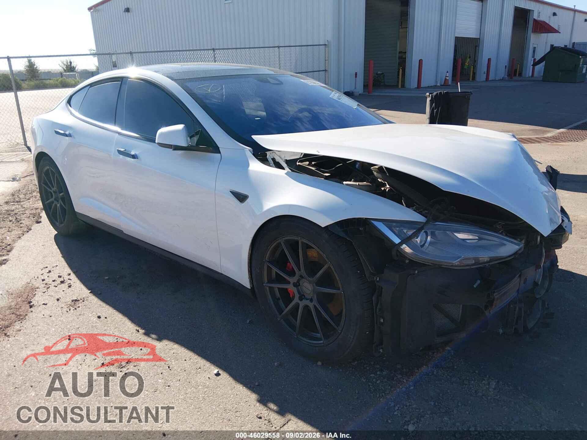 TESLA MODEL S 2015 - 5YJSA1E48FF117259