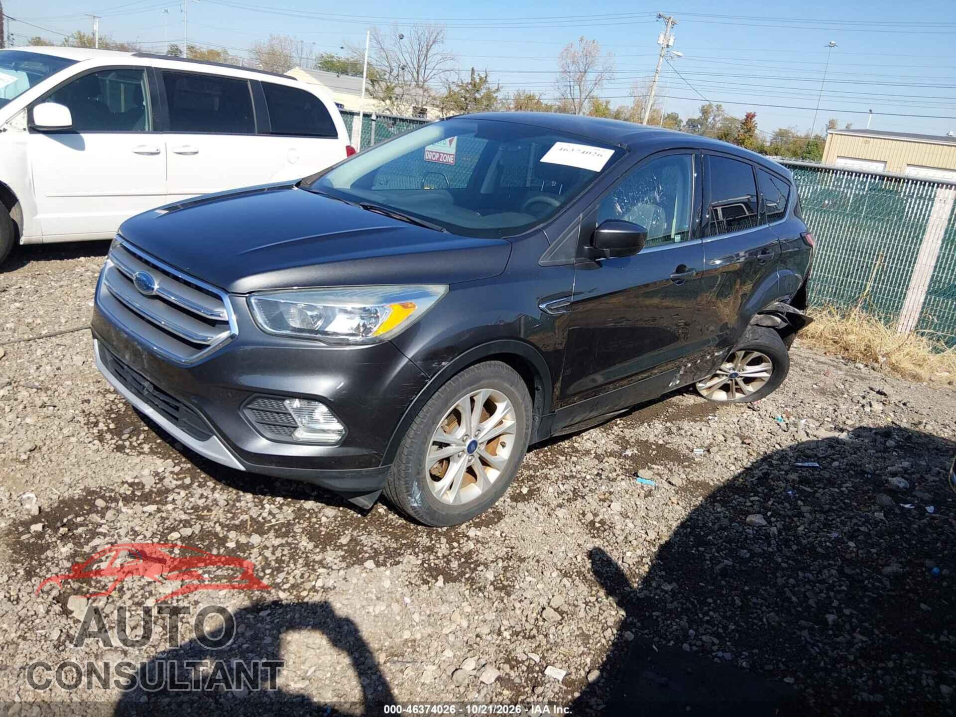 FORD ESCAPE 2017 - 1FMCU0G96HUB87556