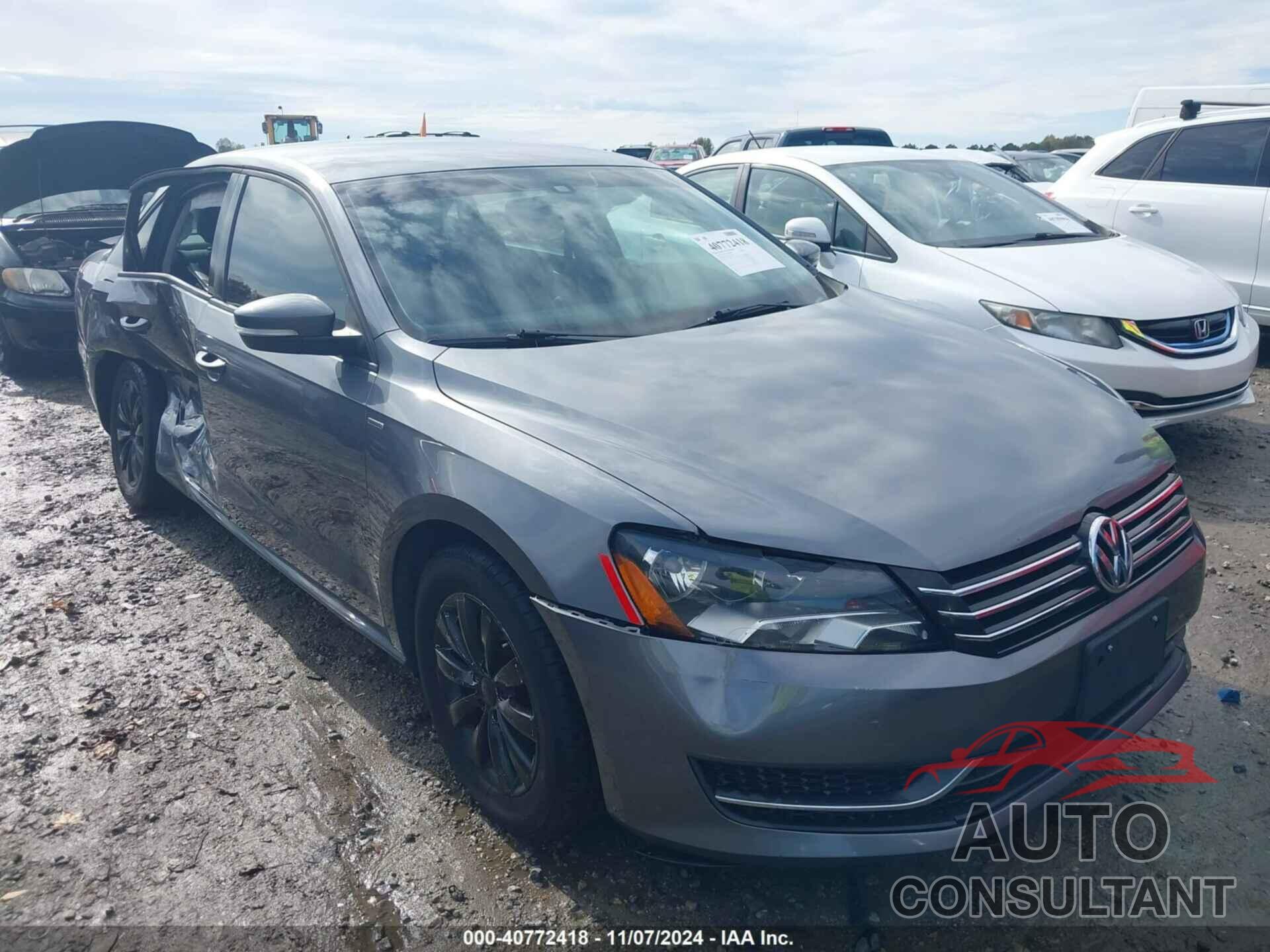 VOLKSWAGEN PASSAT 2013 - 1VWAP7A33DC149943