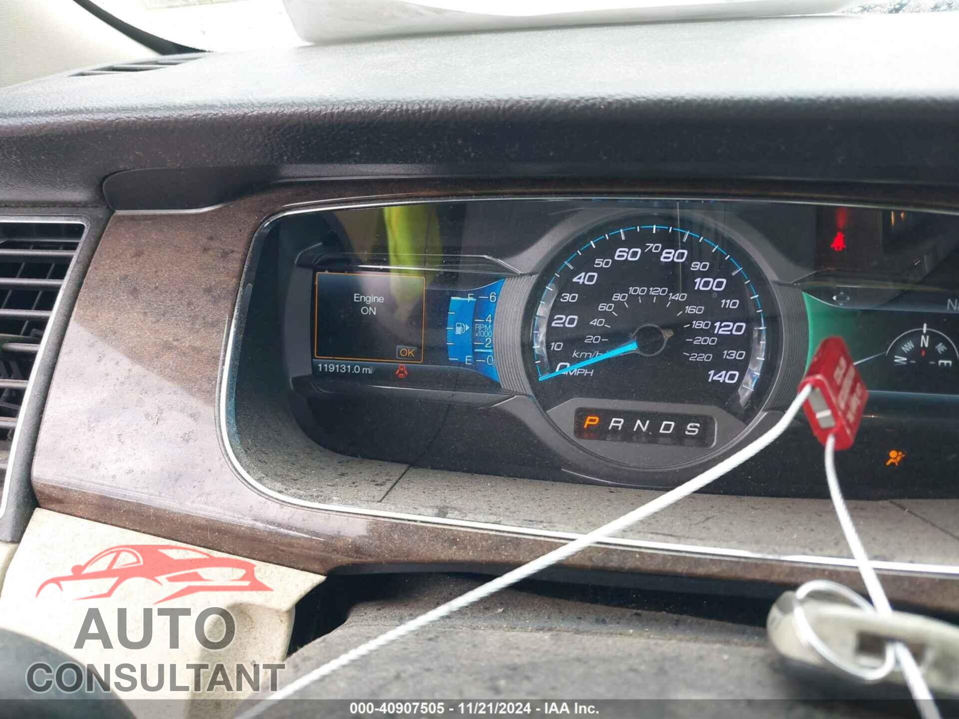 FORD TAURUS 2018 - 1FAHP2F82JG128407