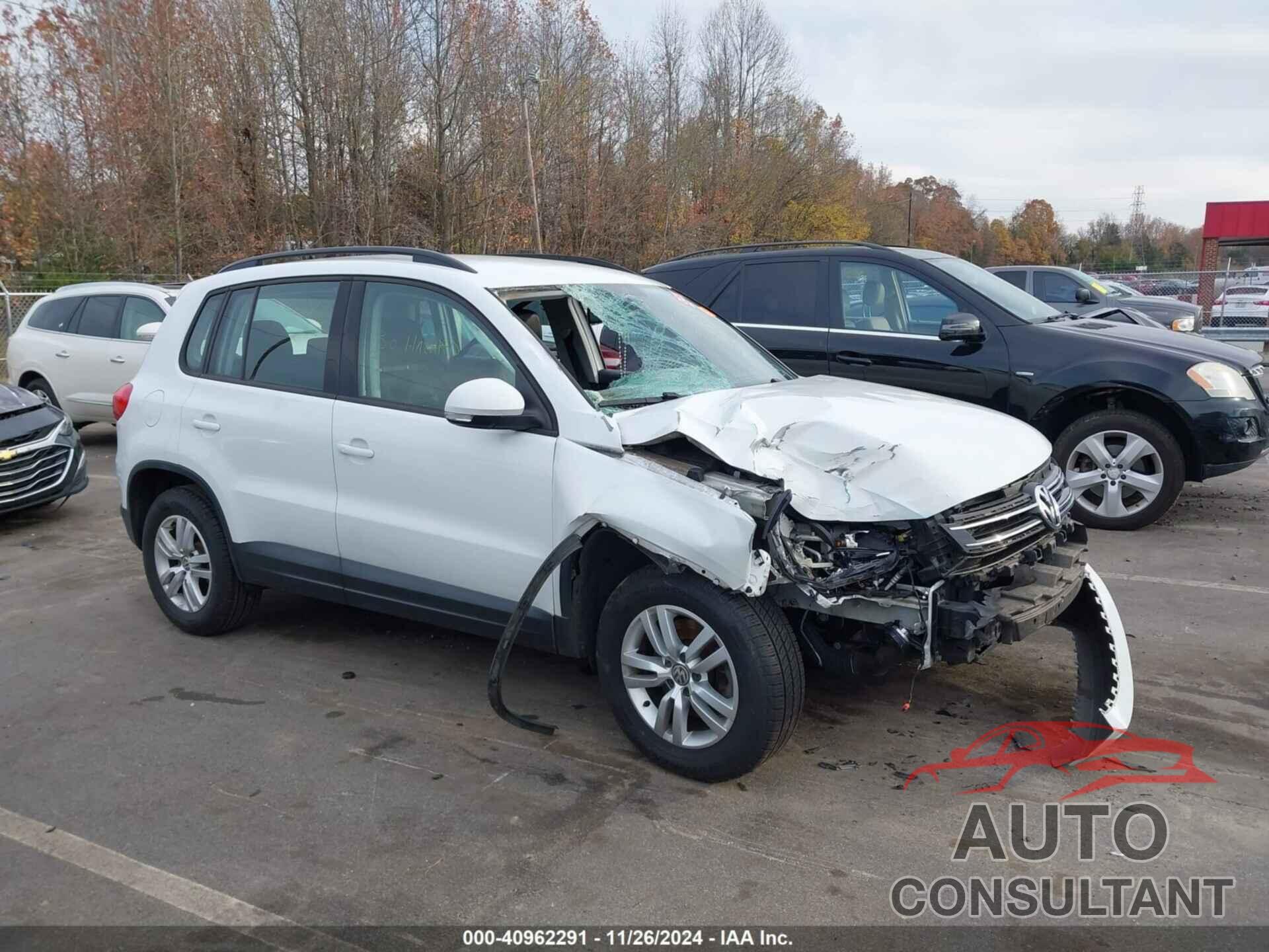 VOLKSWAGEN TIGUAN 2016 - WVGAV7AX0GW604029