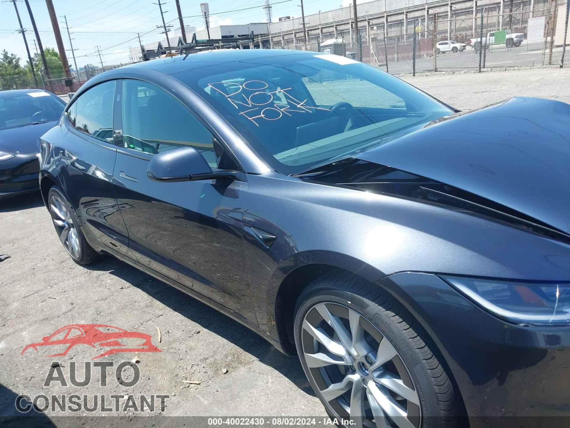 TESLA MODEL 3 2024 - 5YJ3E1EB9RF768752