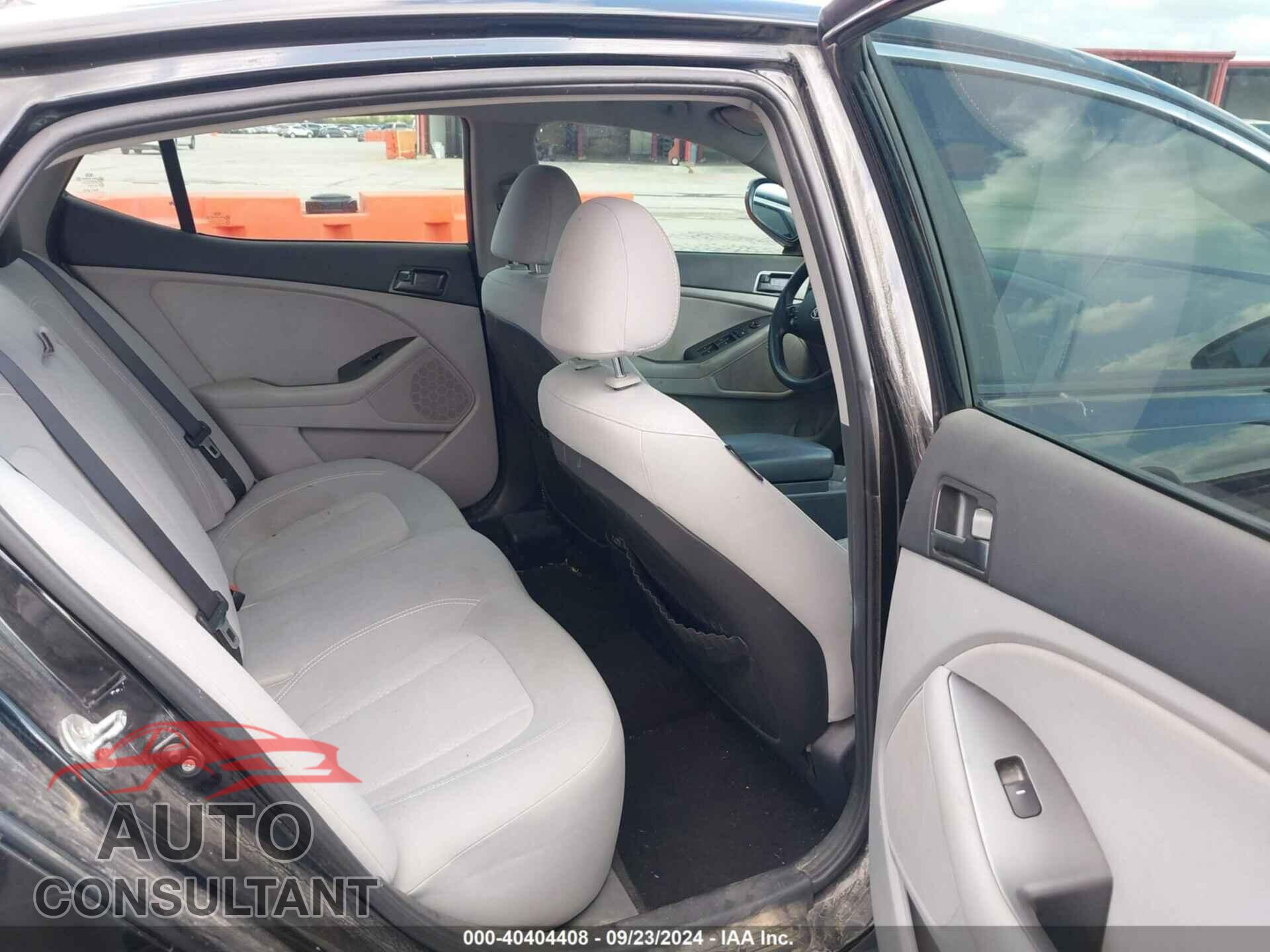 KIA OPTIMA 2011 - KNAGM4A71B5070664
