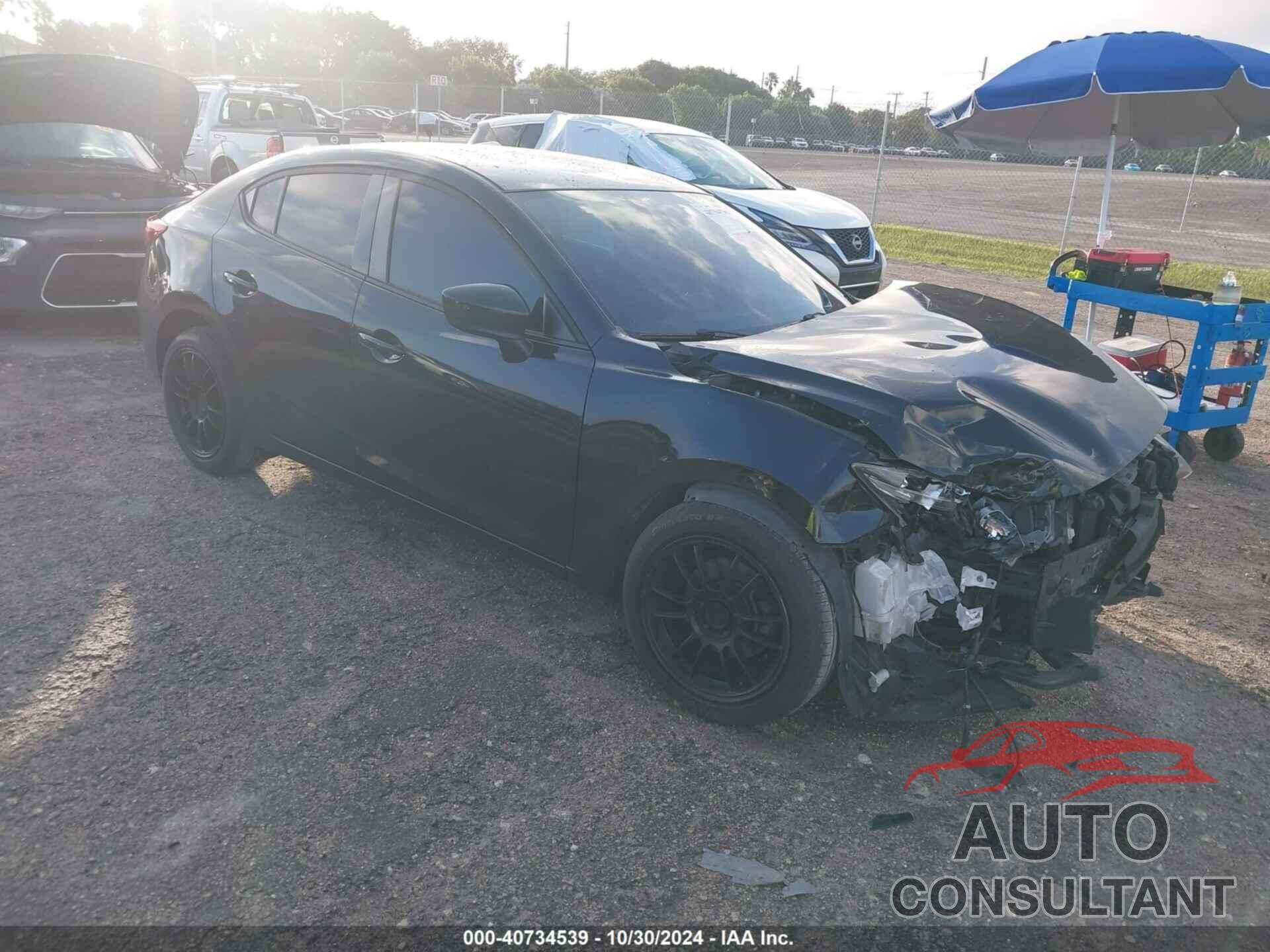 MAZDA MAZDA3 2018 - 3MZBN1U79JM200524
