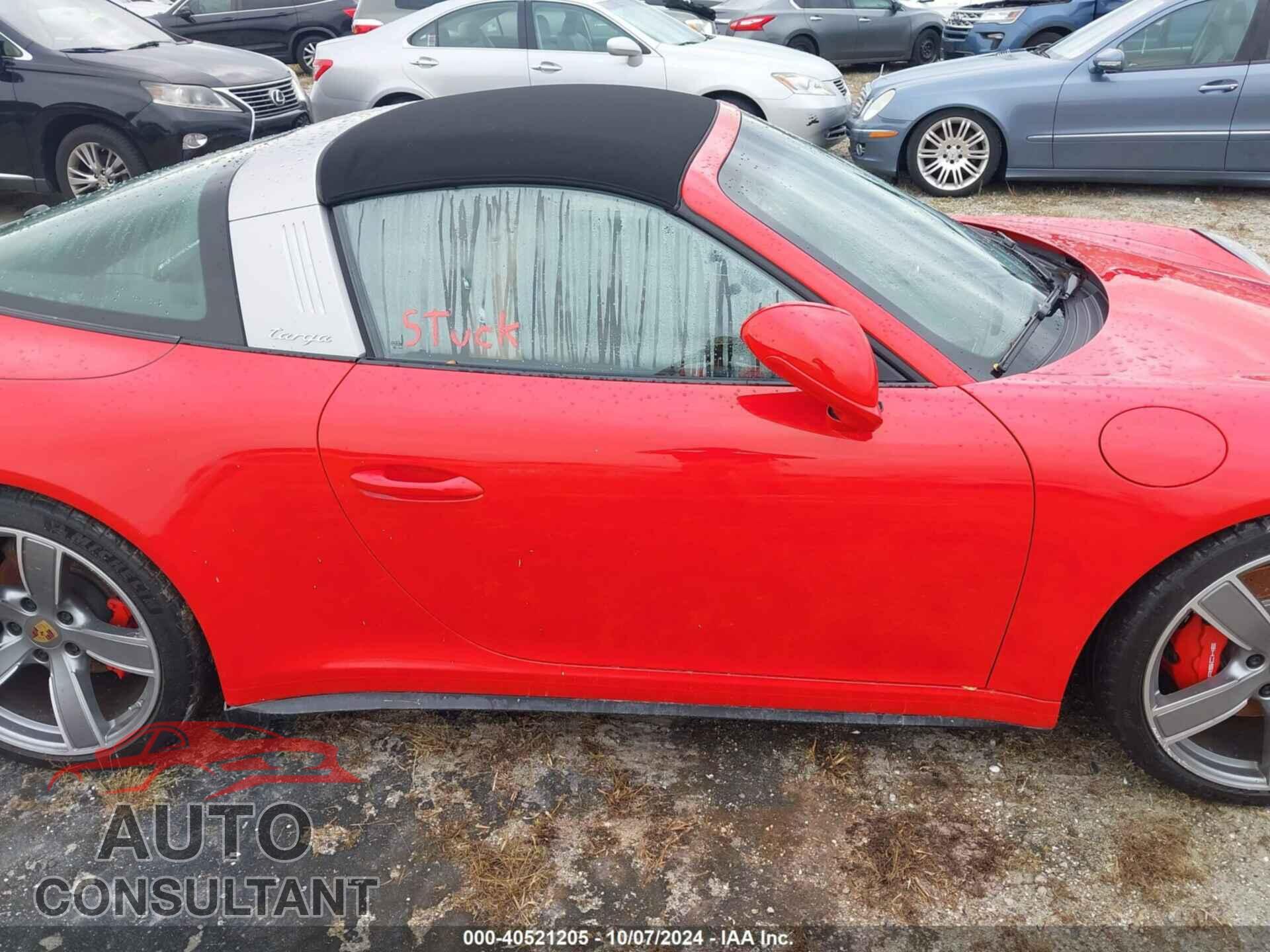 PORSCHE 911 2018 - WP0BB2A93JS134762