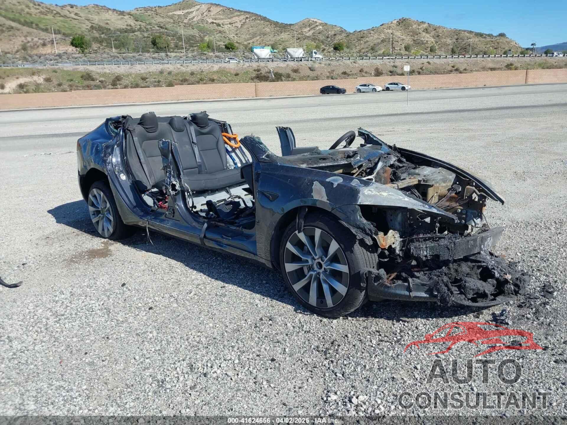 TESLA MODEL 3 2024 - 5YJ3E1EA0RF772552