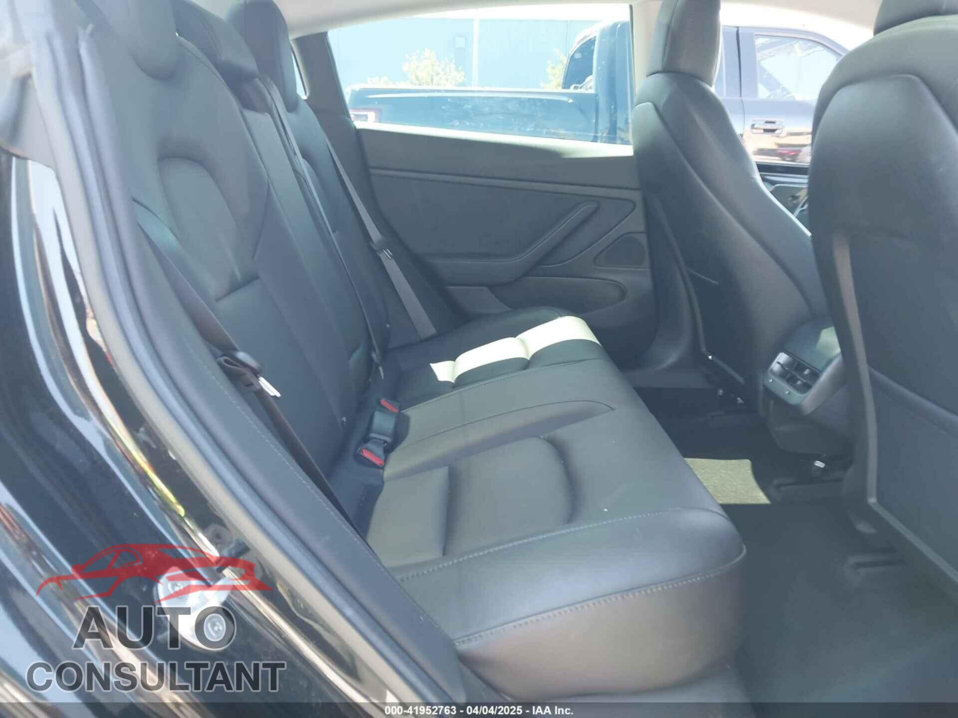 TESLA MODEL 3 2018 - 5YJ3E1EBXJF071661