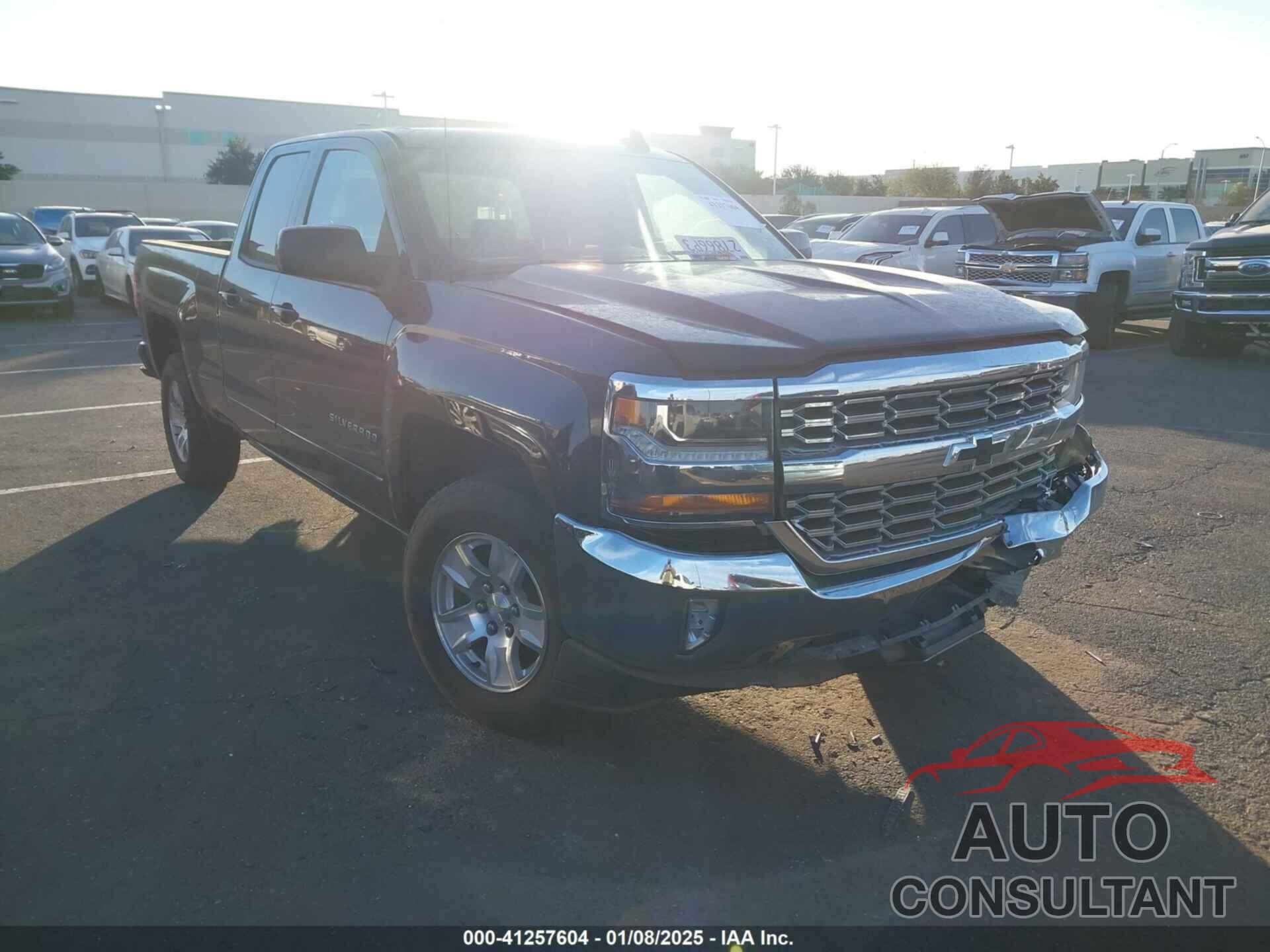 CHEVROLET SILVERADO 1500 2017 - 1GCRCREH1HZ158839